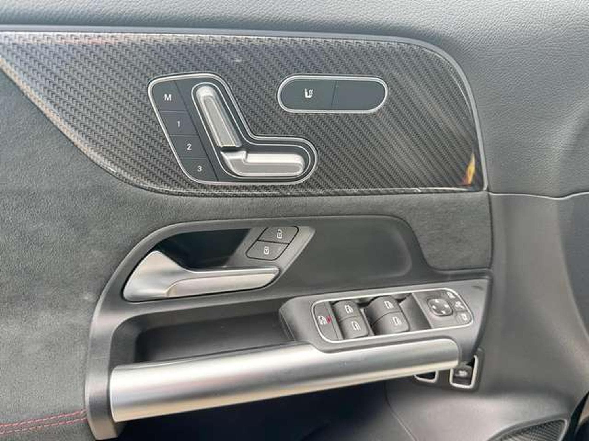 Mercedes GLA 250 GLA 250 e 8G-DCT Edition AMG Line (2024) - Foto 9