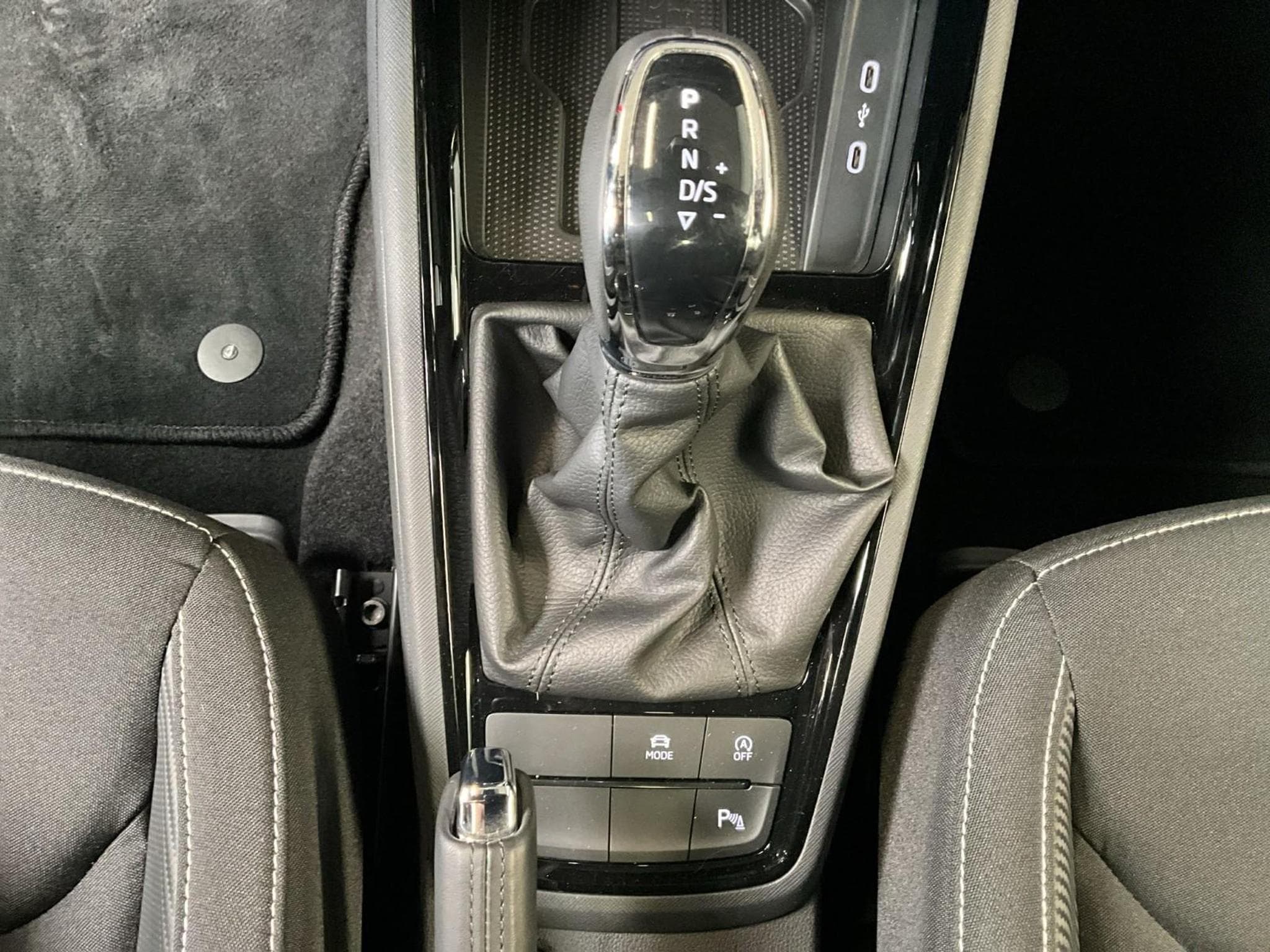 Skoda Kamiq Monte-Carlo+DSG+P.Ass.+P.Park&GO+ (2025) - Foto 14
