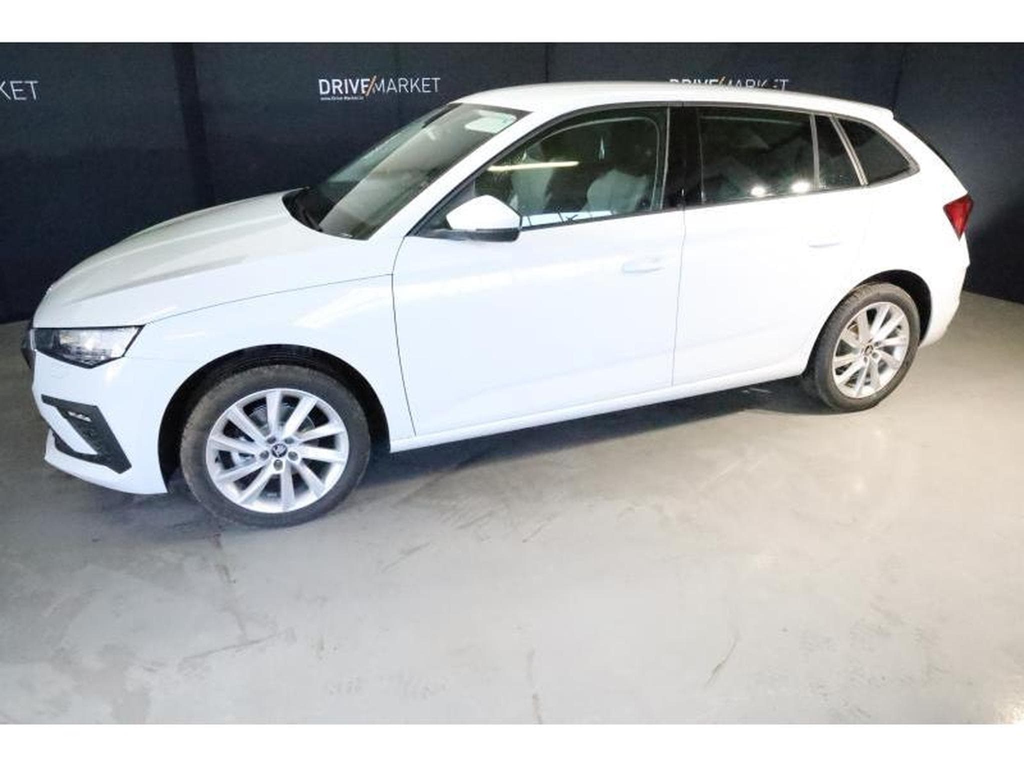 Skoda Scala Selection (2025) - Foto 17