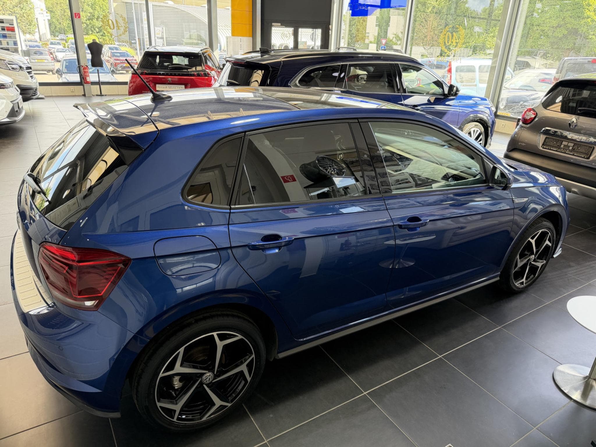 VW Polo R-LINE 115 PS (2019) - Photo 3