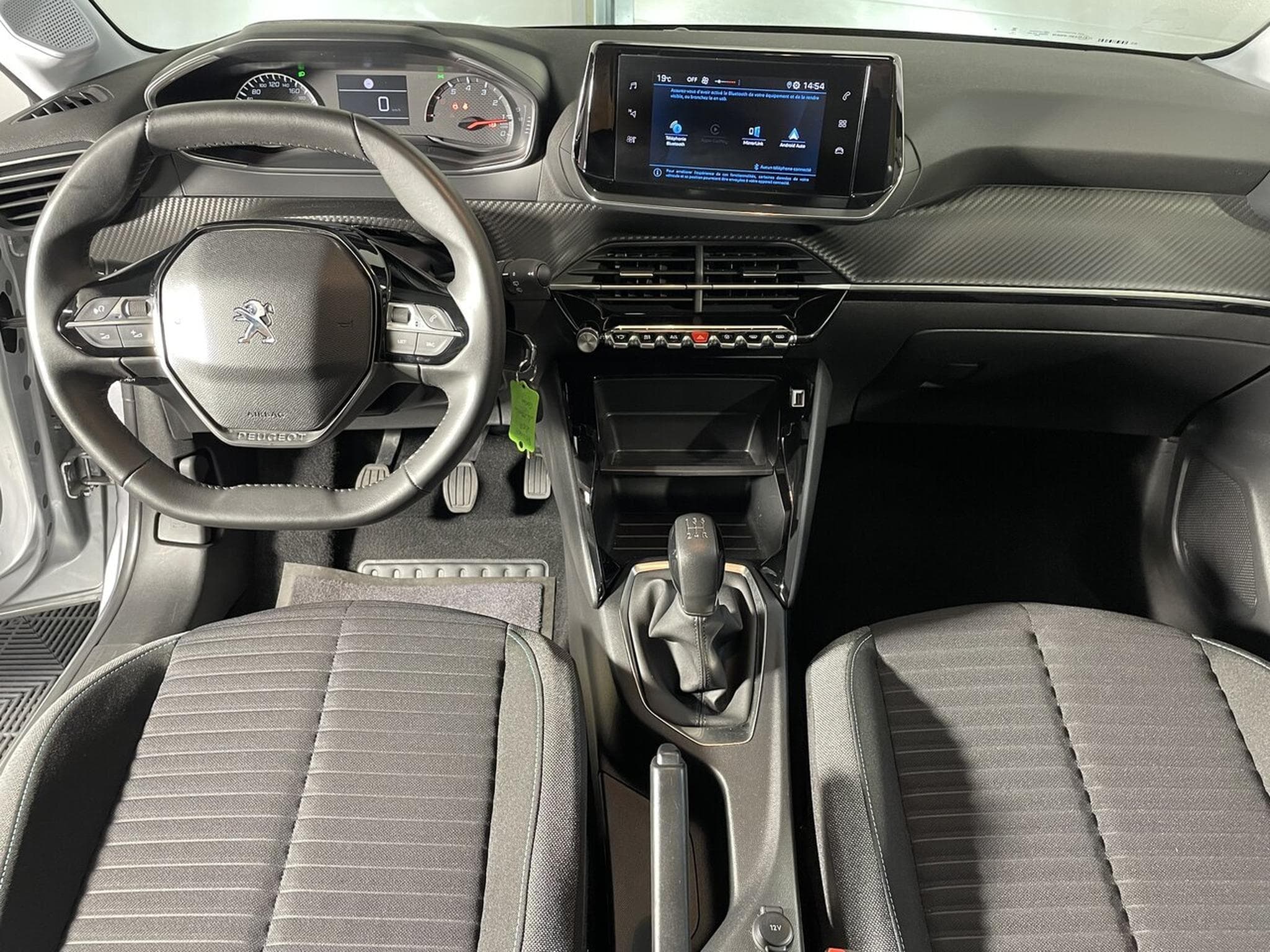 Peugeot 208 1.2 ESSENCE 75 CV STYLE CARPLAY 5P (2023) - Photo 3