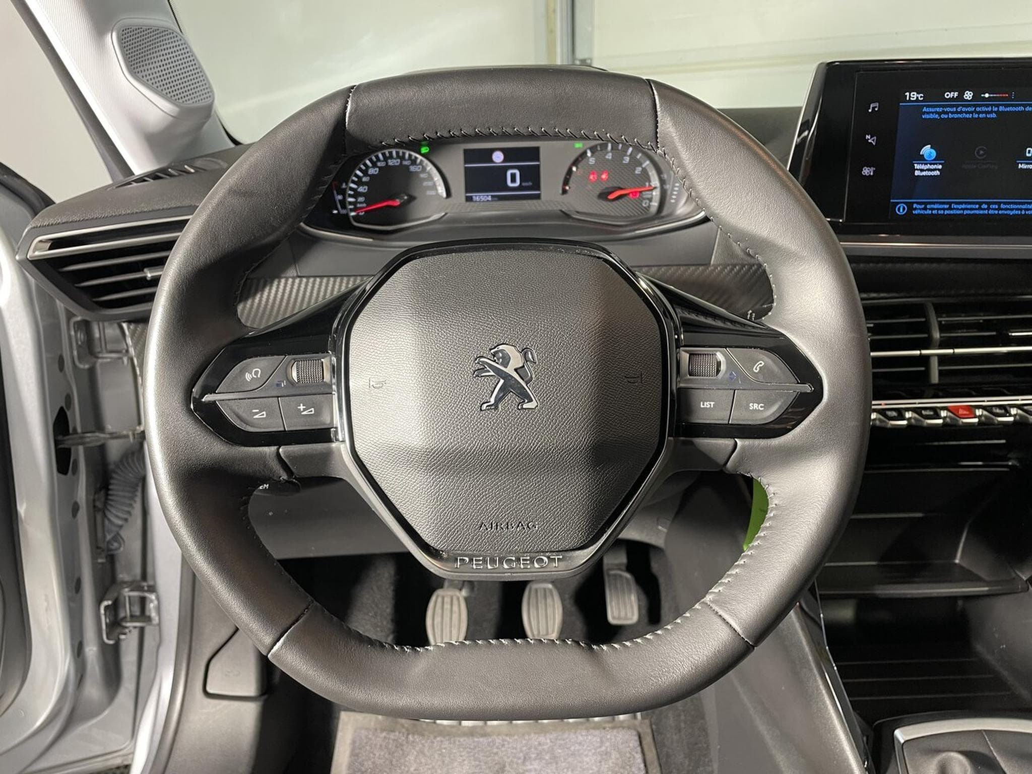 Peugeot 208 1.2 ESSENCE 75 CV STYLE CARPLAY 5P (2023) - Photo 7