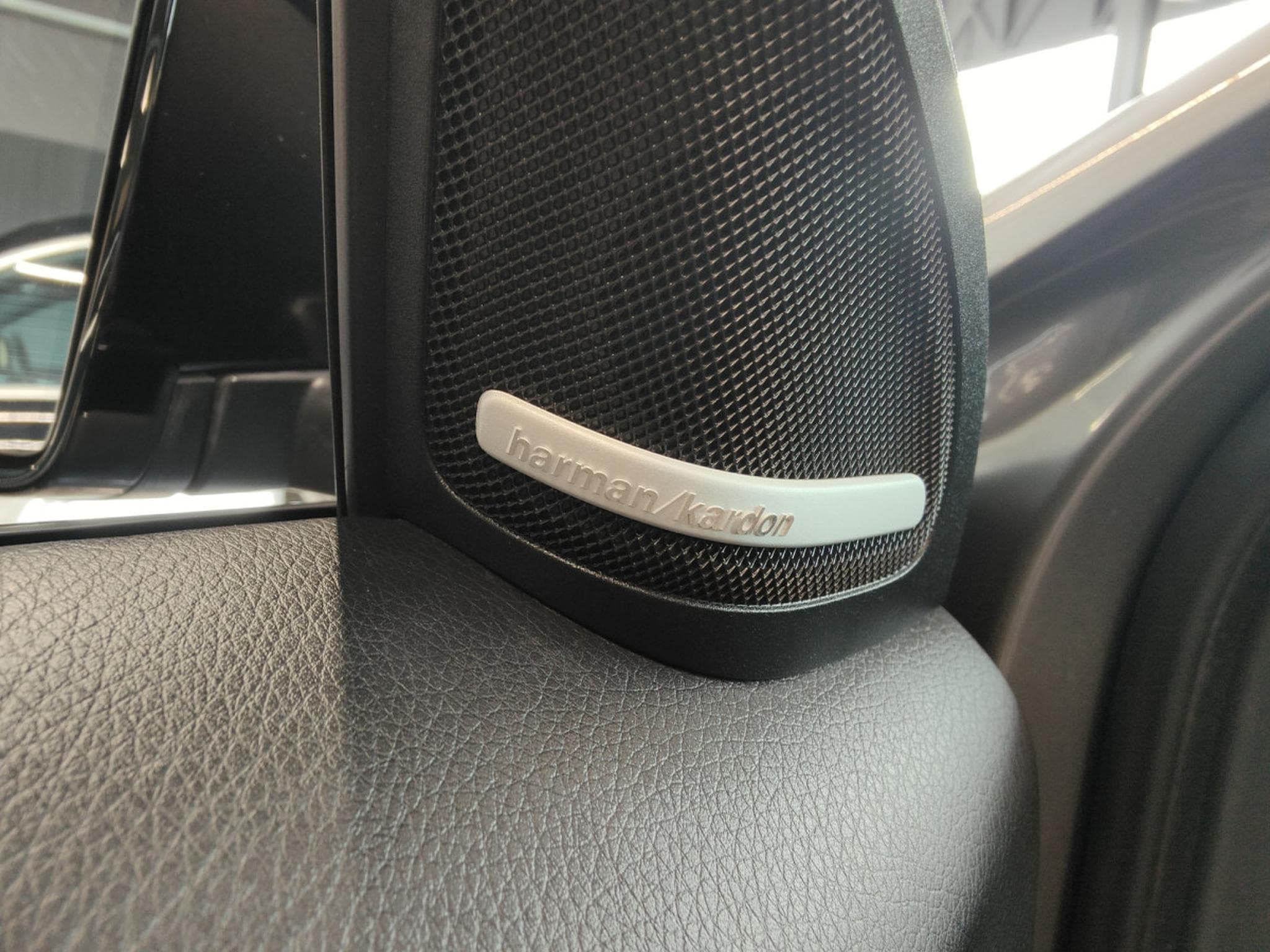 Mercedes GLA 200 200 PACK AMG GPS TOIT OUVRANT PANO SIEGES CHAUFFANTS (2018) - Photo 18