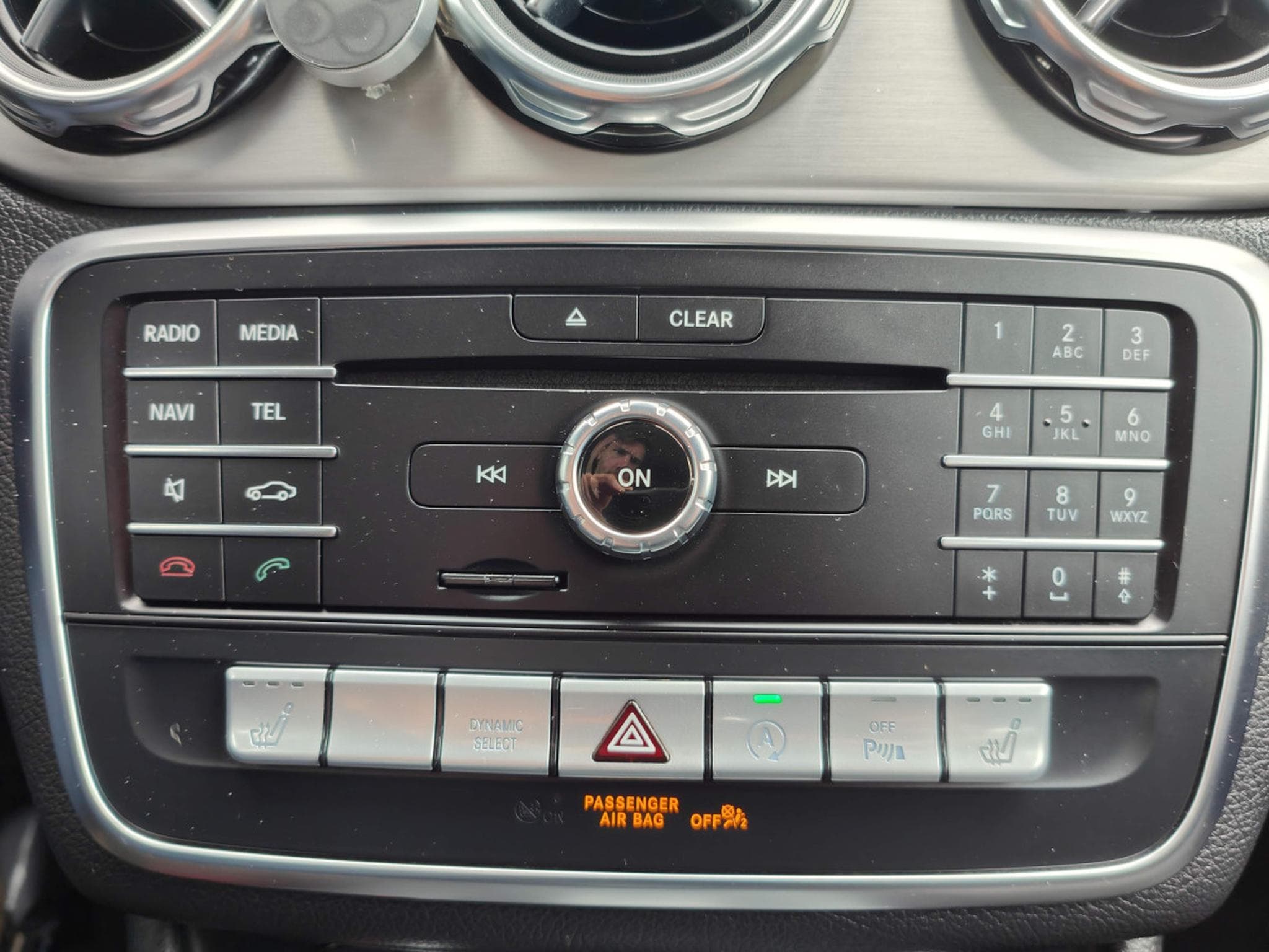 Mercedes GLA 200 200 PACK AMG GPS TOIT OUVRANT PANO SIEGES CHAUFFANTS (2018) - Photo 25