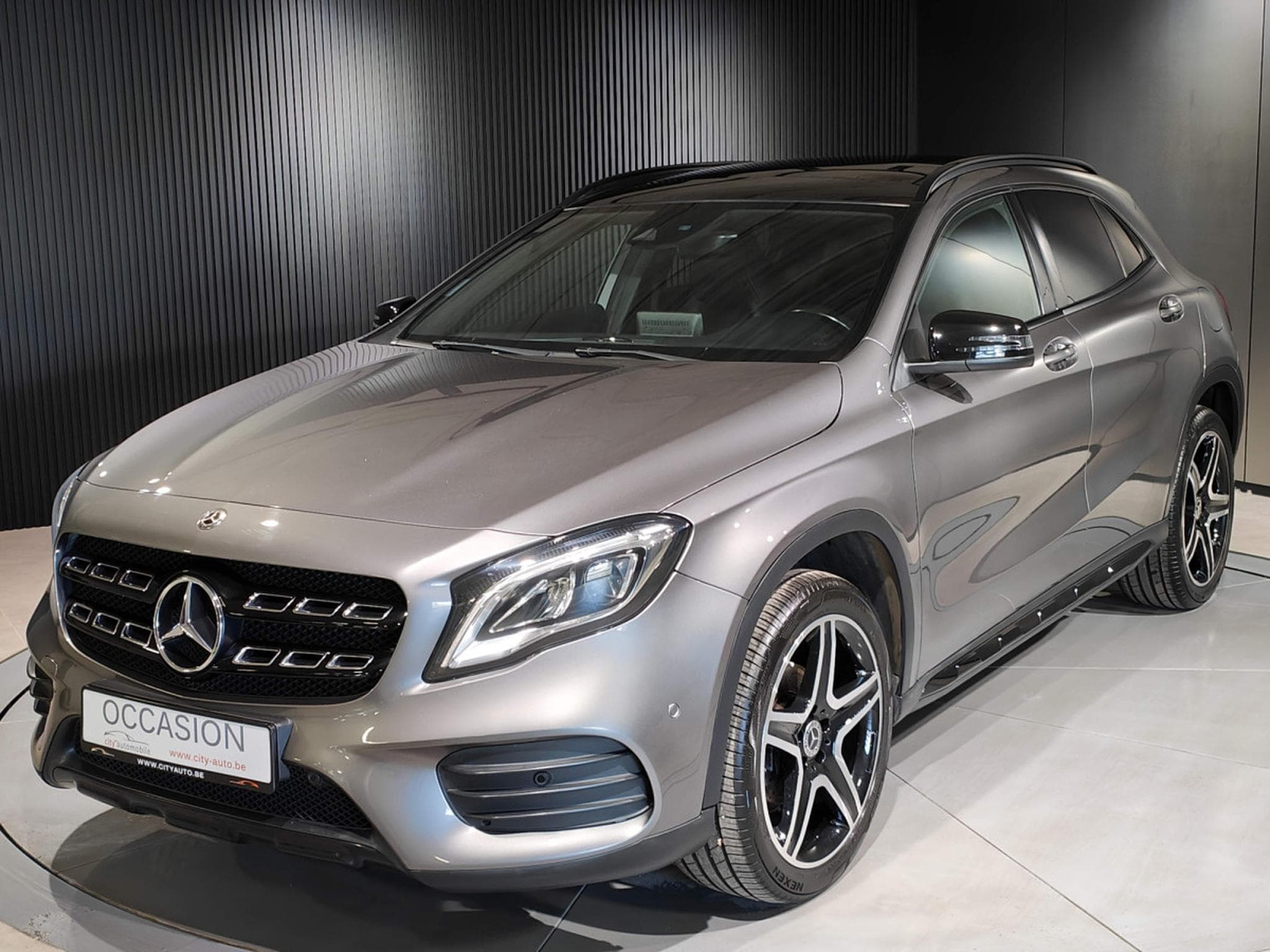 Mercedes GLA 200 200 PACK AMG GPS TOIT OUVRANT PANO SIEGES CHAUFFANTS (2018) - Photo 6
