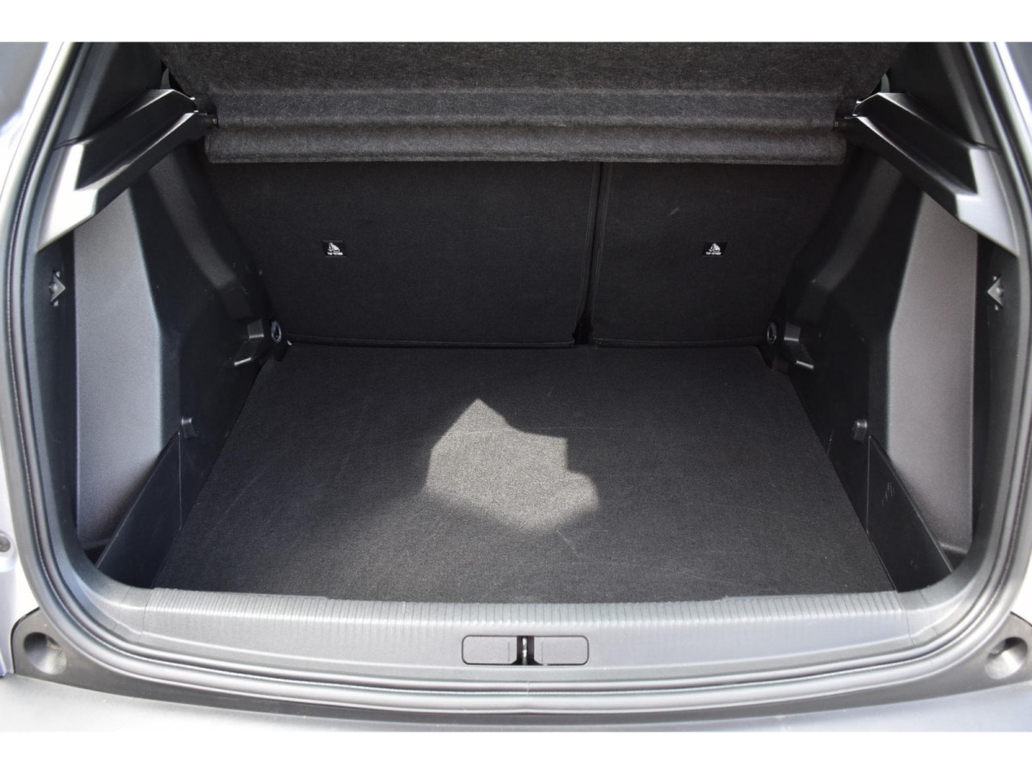 Peugeot 2008 1.2 Hybrid 145 e-DCS6 Style REGUL LANE PDC 1° MAIN (2025) - Photo 16