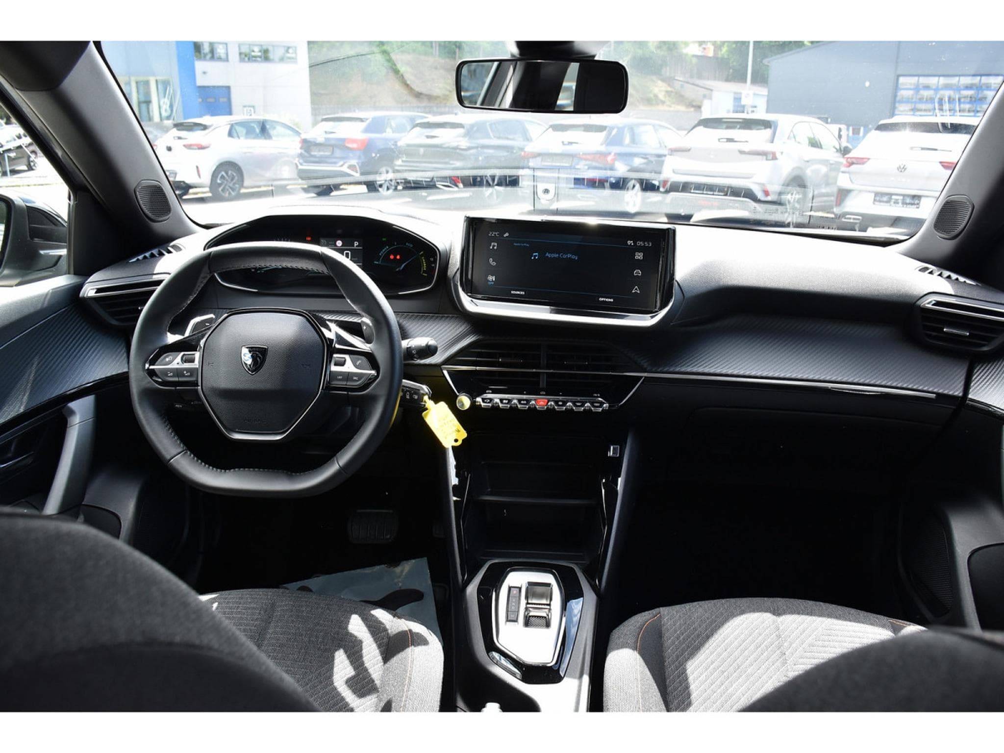 Peugeot 2008 1.2 Hybrid 145 e-DCS6 Style REGUL LANE PDC 1° MAIN (2025) - Photo 8