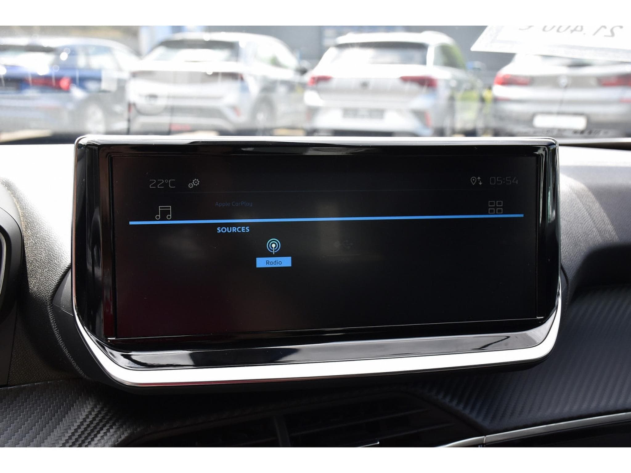Peugeot 2008 1.2 Hybrid 145 e-DCS6 Style REGUL LANE PDC 1° MAIN (2025) - Photo 9