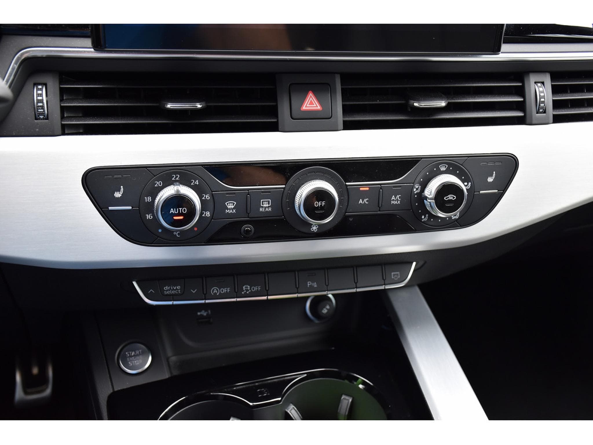 Audi A5 Sportback 30 TDI S-Line S-Tronic REGUL LANE GPS 1° MAIN (2024) - Photo 18