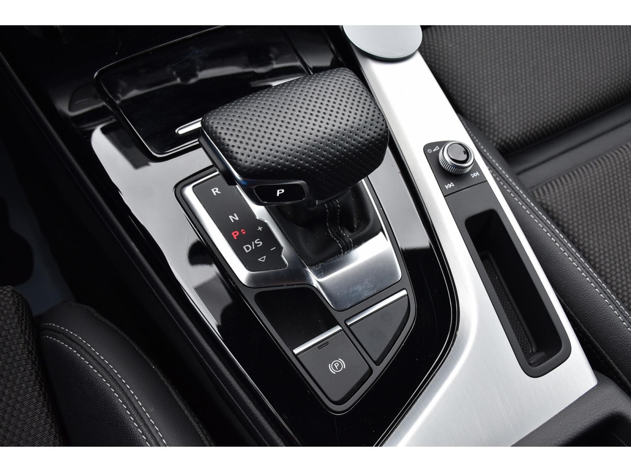 Audi A5 Sportback 30 TDI S-Line S-Tronic REGUL LANE GPS 1° MAIN (2024) - Photo 19