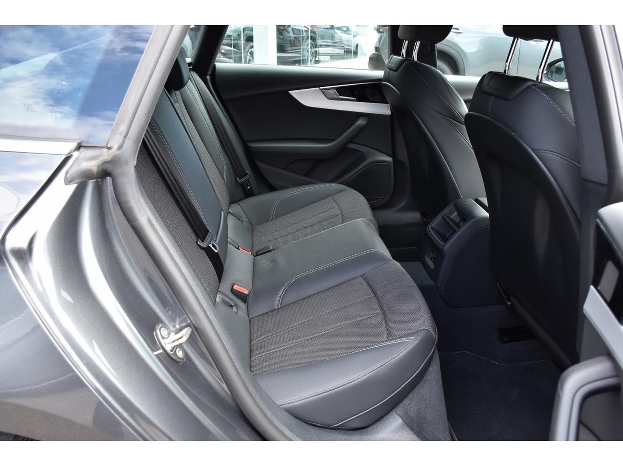 Audi A5 Sportback 30 TDI S-Line S-Tronic REGUL LANE GPS 1° MAIN (2024) - Photo 8