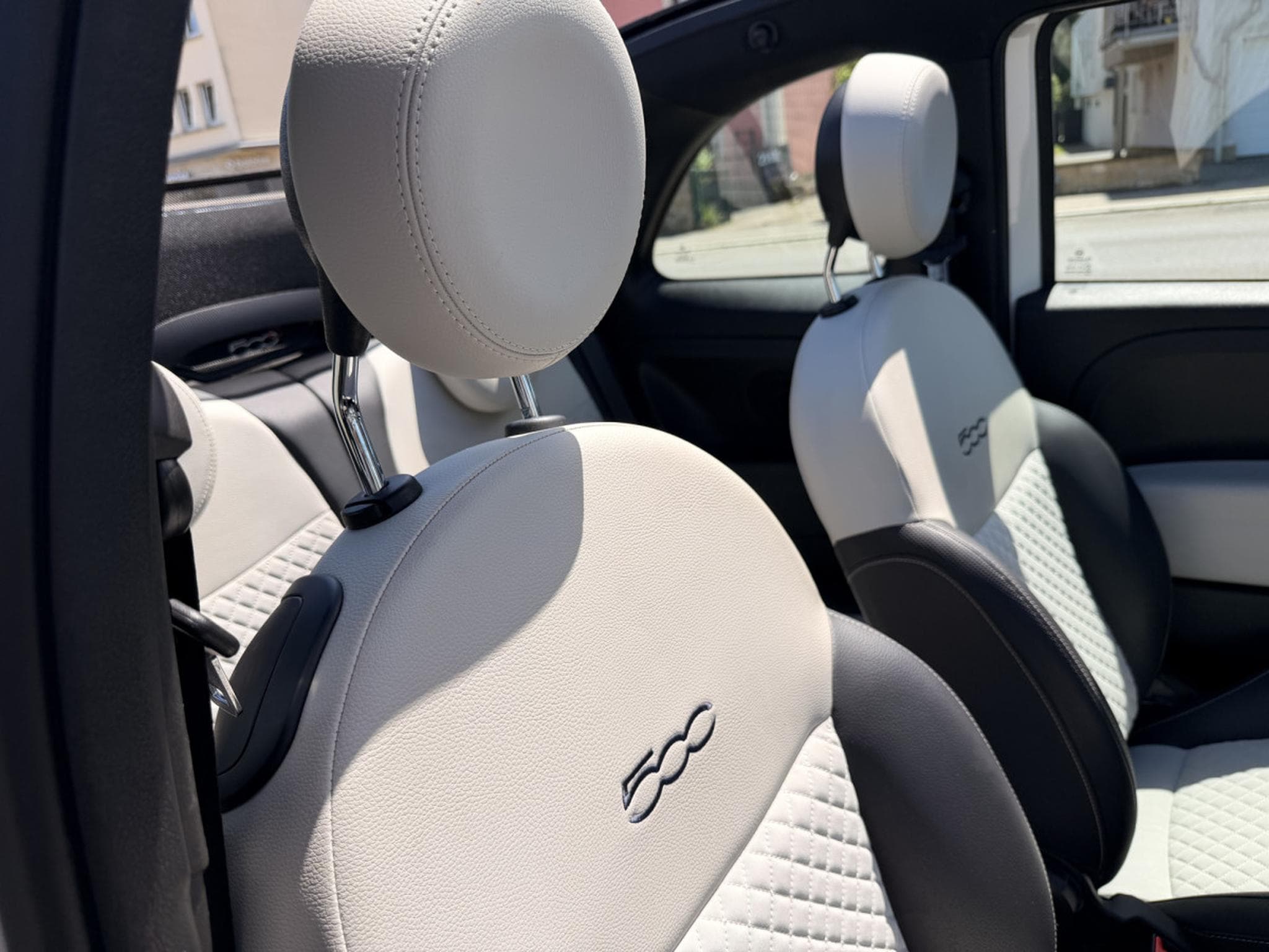 Fiat 500 Cabriolet 1.0 70 Dolce Vita (2021) - Photo 16