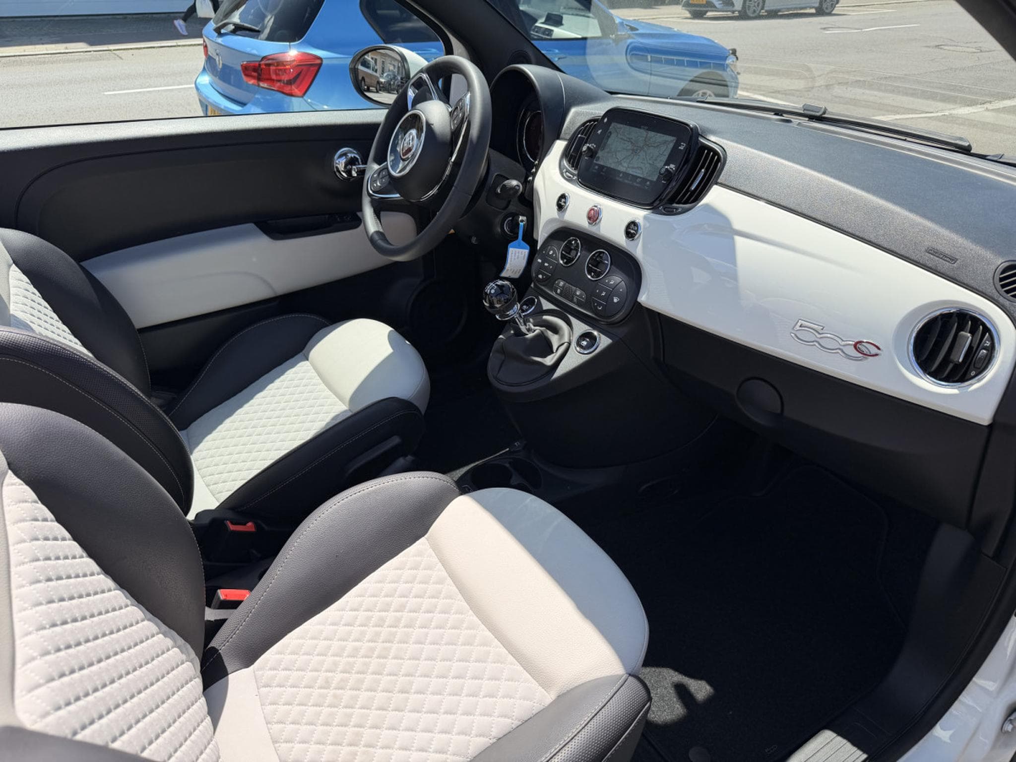 Fiat 500 Cabriolet 1.0 70 Dolce Vita (2021) - Photo 3