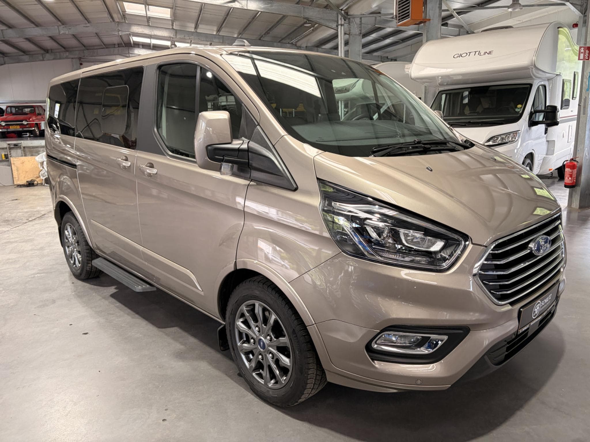 Ford Tourneo 2.0 TDCi L1H1 170HP 8S (2022) - Photo 1
