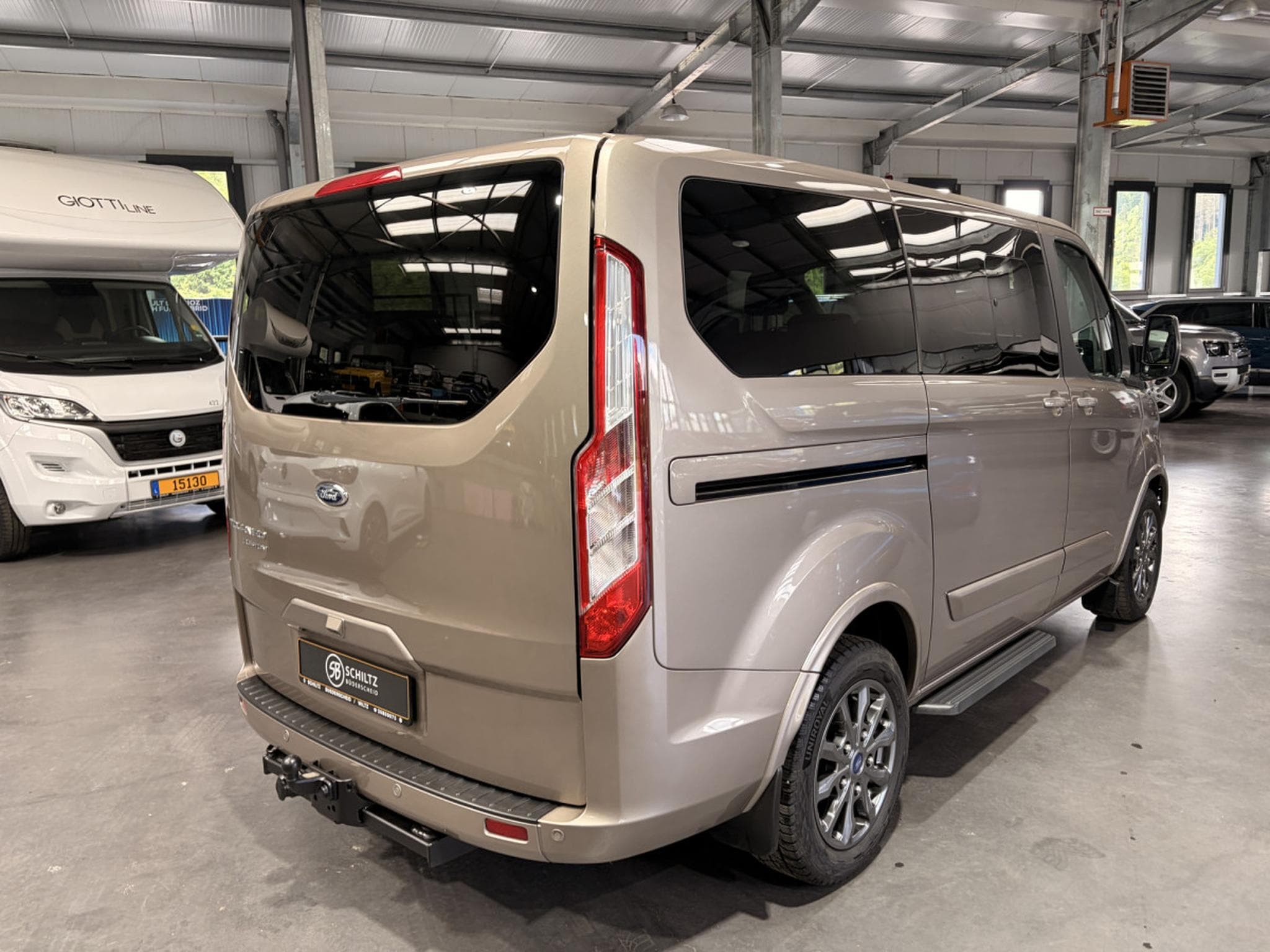 Ford Tourneo 2.0 TDCi L1H1 170HP 8S (2022) - Photo 3