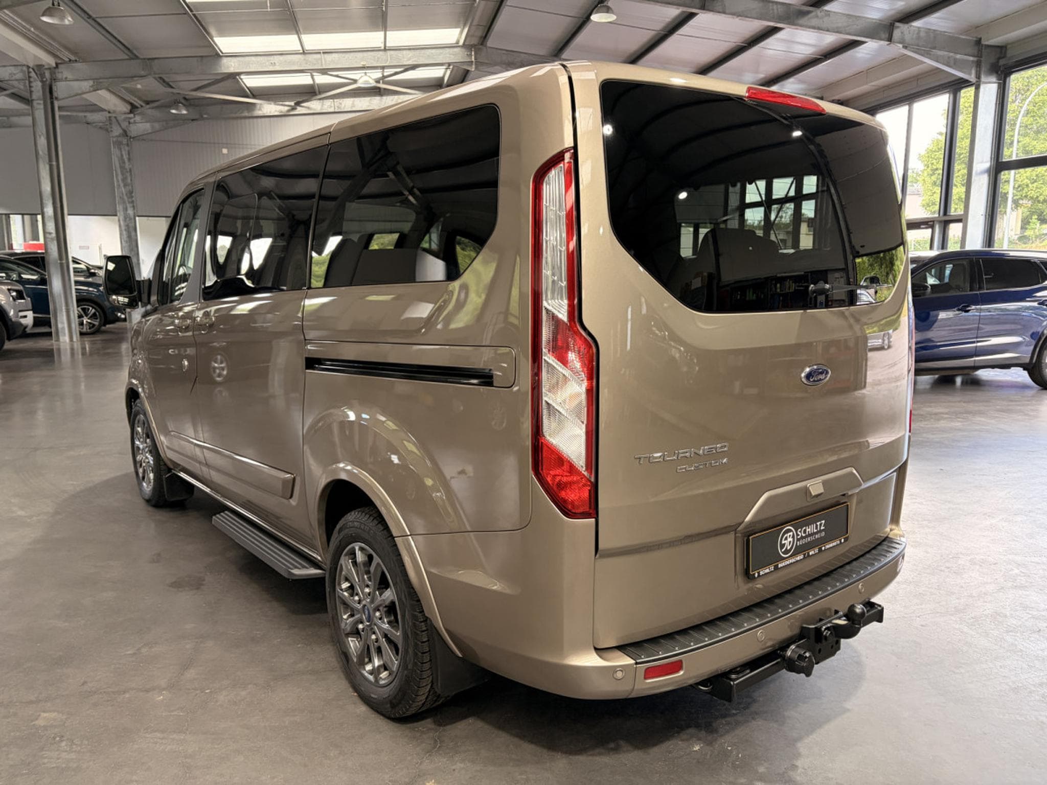 Ford Tourneo 2.0 TDCi L1H1 170HP 8S (2022) - Photo 4