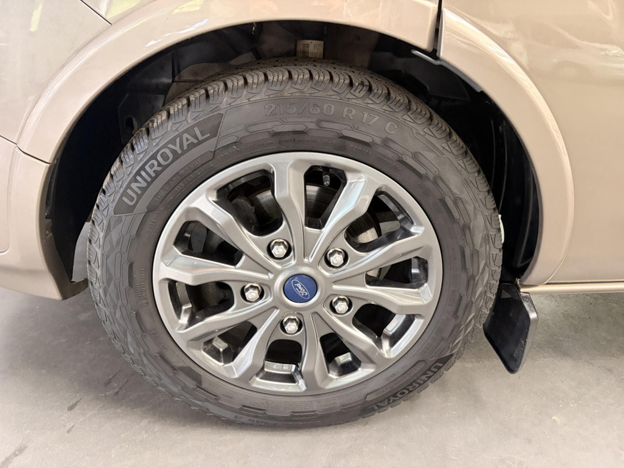 Ford Tourneo 2.0 TDCi L1H1 170HP 8S (2022) - Photo 7