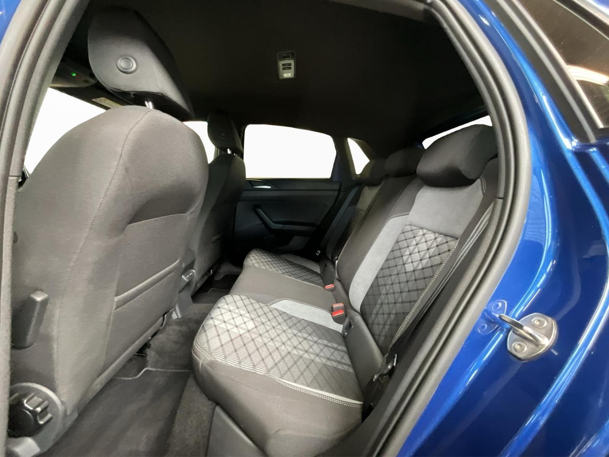 VW Polo R-Line+DSG+Park&Comf.+IQ-Drive (2025) - Foto 18