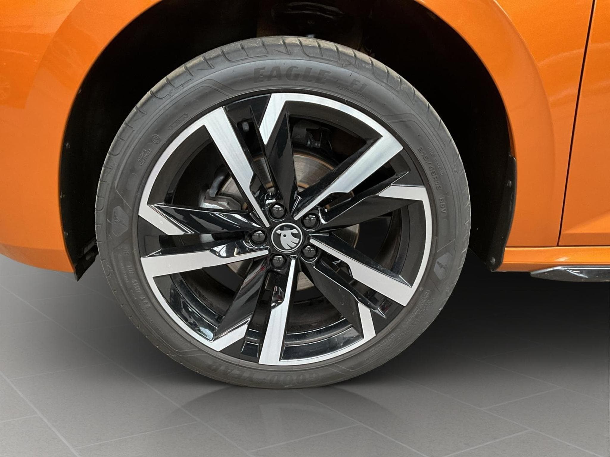 Skoda Kamiq Monte-Carlo+DSG+LED+LM18+P.Park&Go (2025) - Photo 8