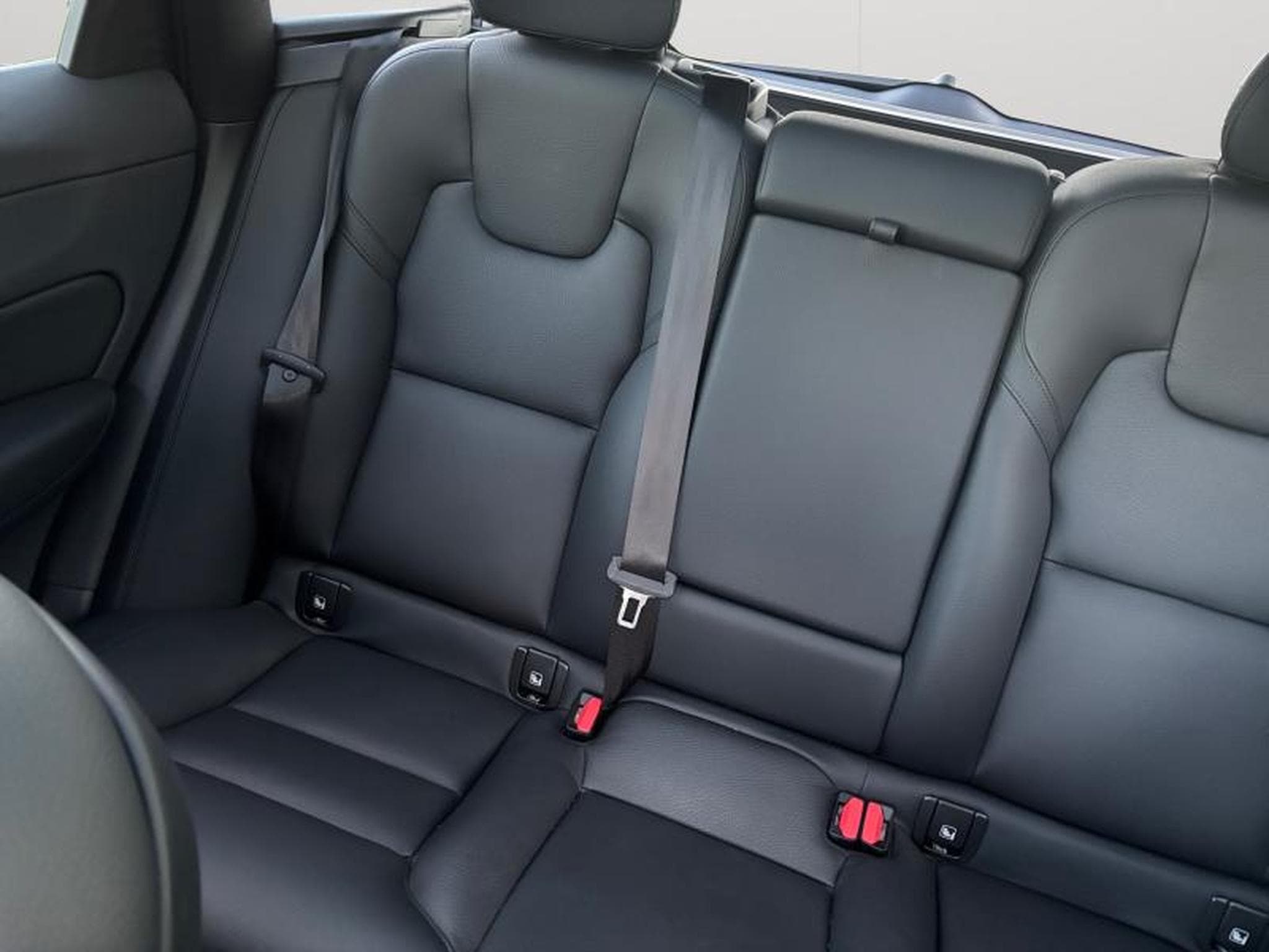 Volvo XC60 T6 Core / Hybride (2025) - Foto 12