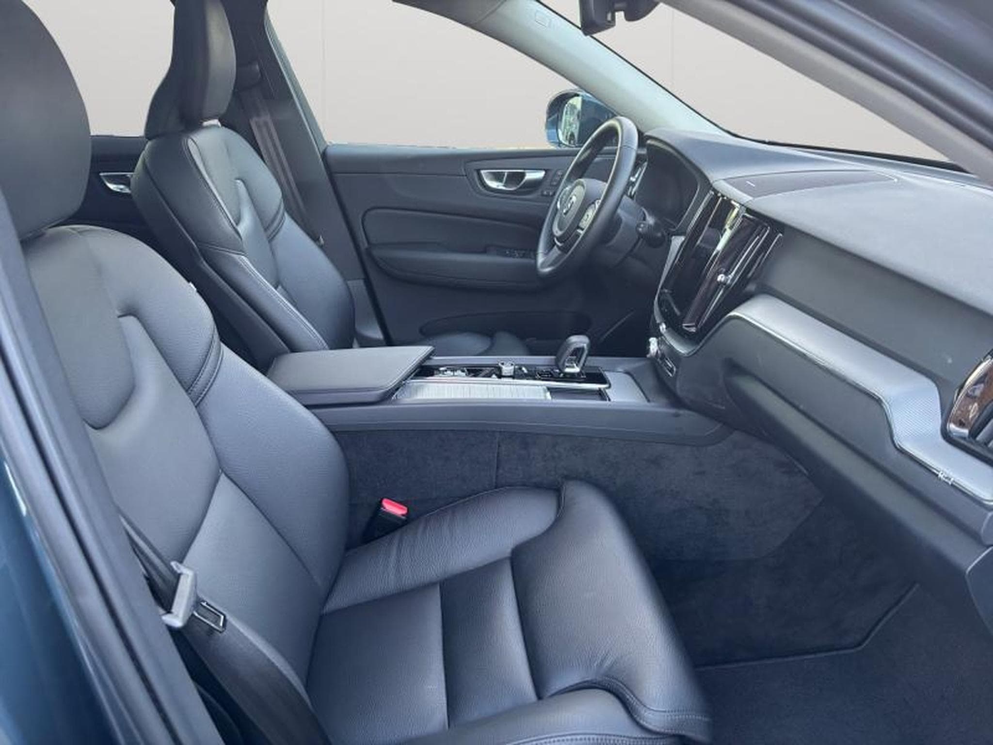 Volvo XC60 T6 Core / Hybride (2025) - Foto 14