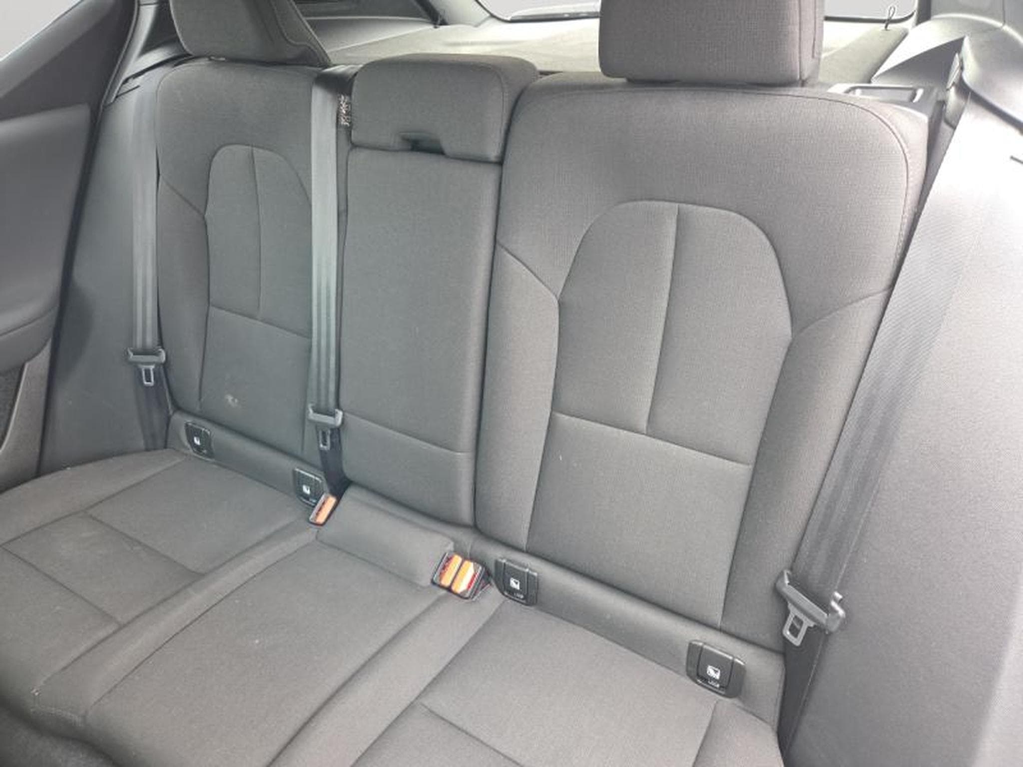 Volvo XC40 B3 Core / Essence (2023) - Foto 13