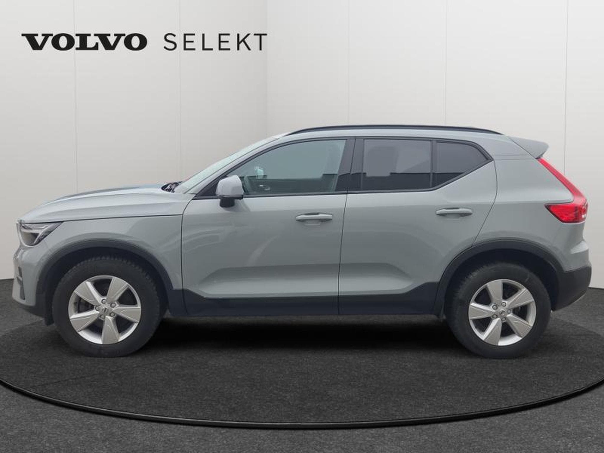 Volvo XC40 B3 Core / Essence (2023) - Foto 4