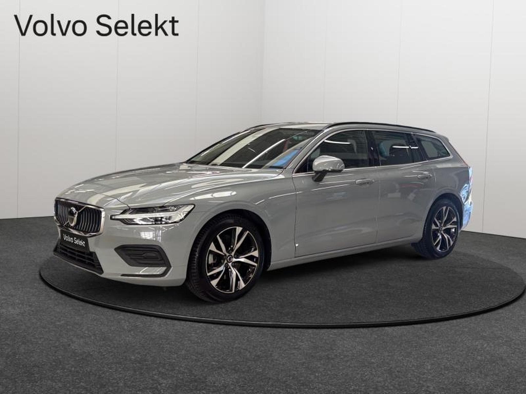 Volvo V60 B4 Core / Essence (2025) - Foto 1