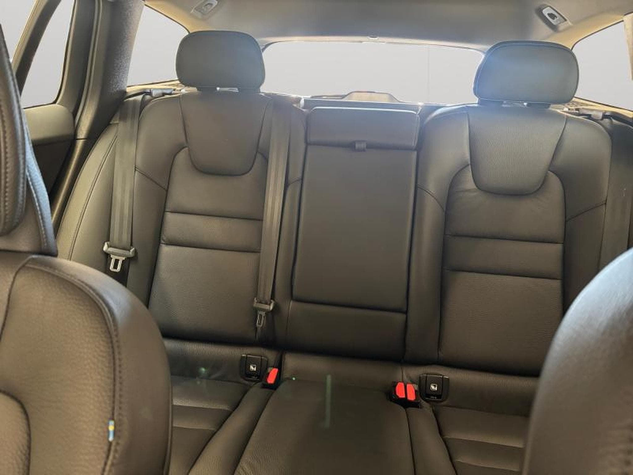 Volvo V60 B4 Core / Essence (2025) - Foto 13