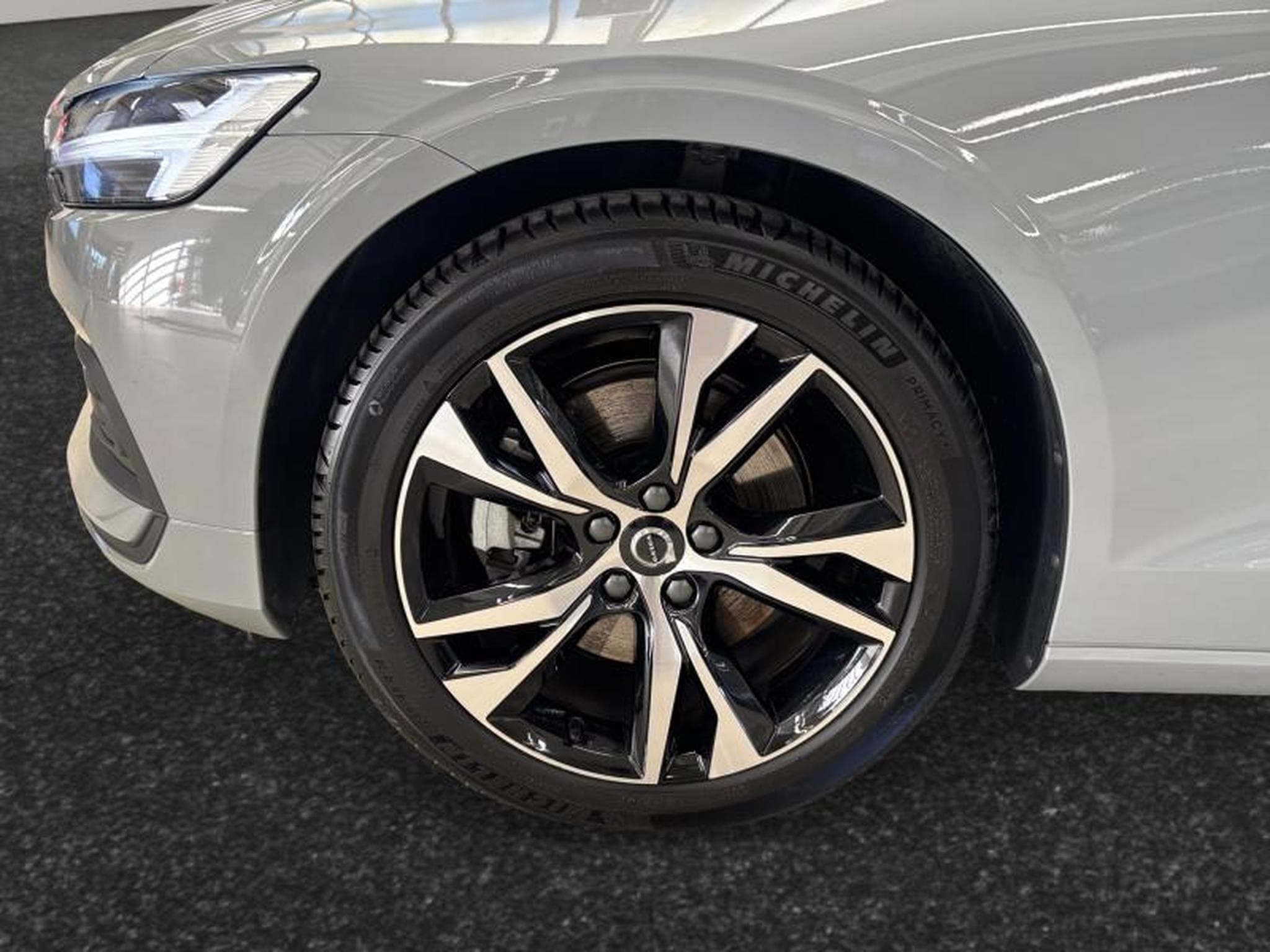 Volvo V60 B4 Core / Essence (2025) - Foto 14