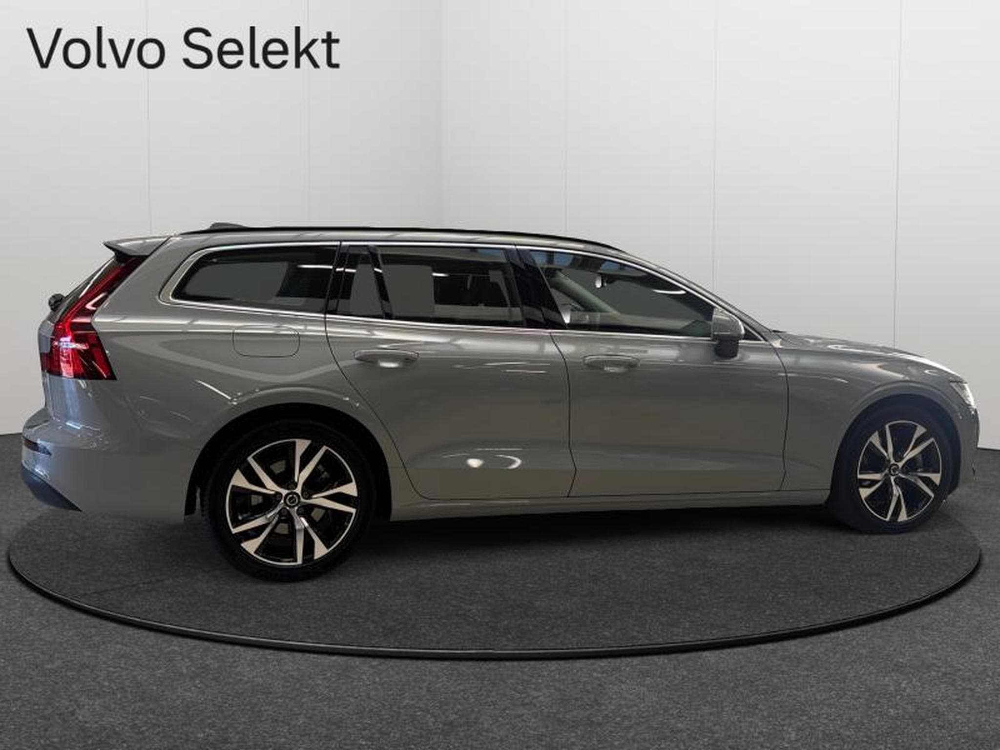Volvo V60 B4 Core / Essence (2025) - Foto 7