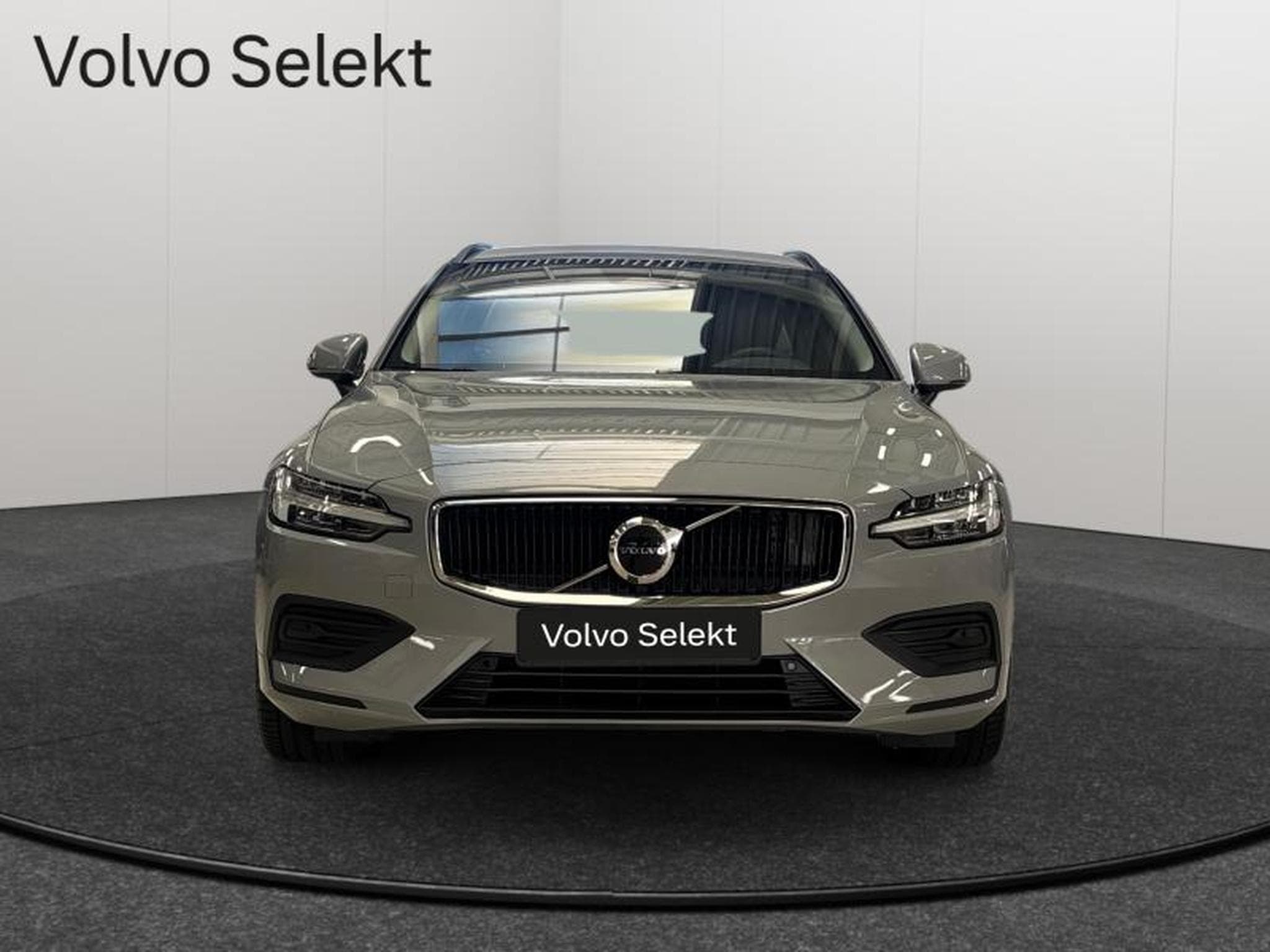 Volvo V60 B4 Core / Essence (2025) - Foto 9