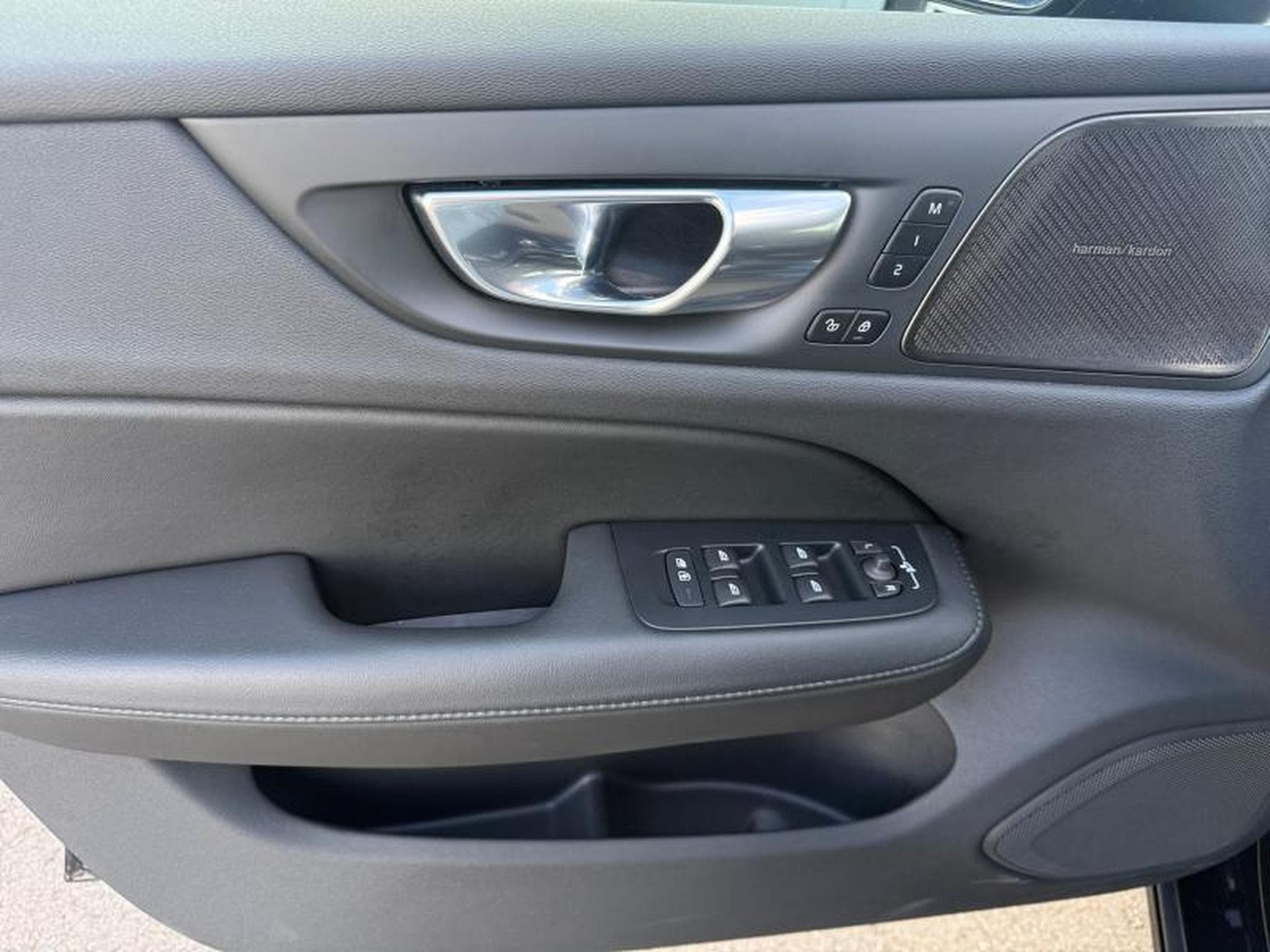 Volvo V60 B4 Plus Dark / Essence (2025) - Foto 20