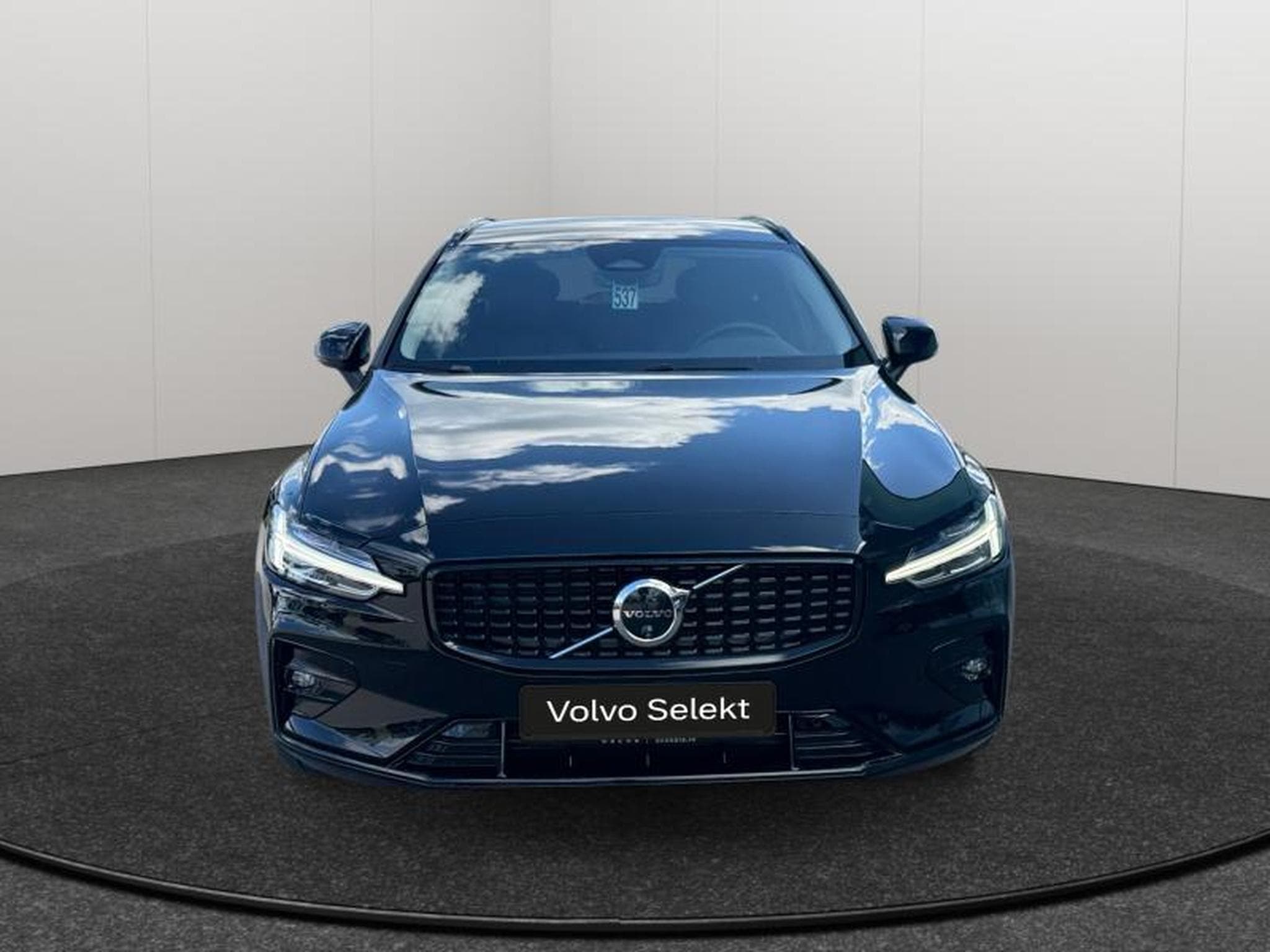 Volvo V60 B4 Plus Dark / Essence (2025) - Foto 8