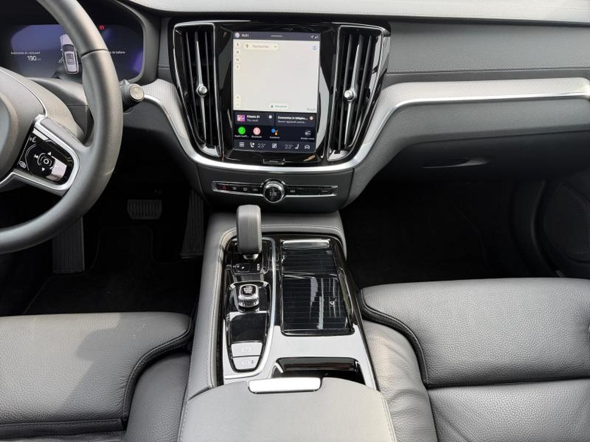 Volvo V60 T6 Ultra Dark / Hybride (2024) - Foto 10