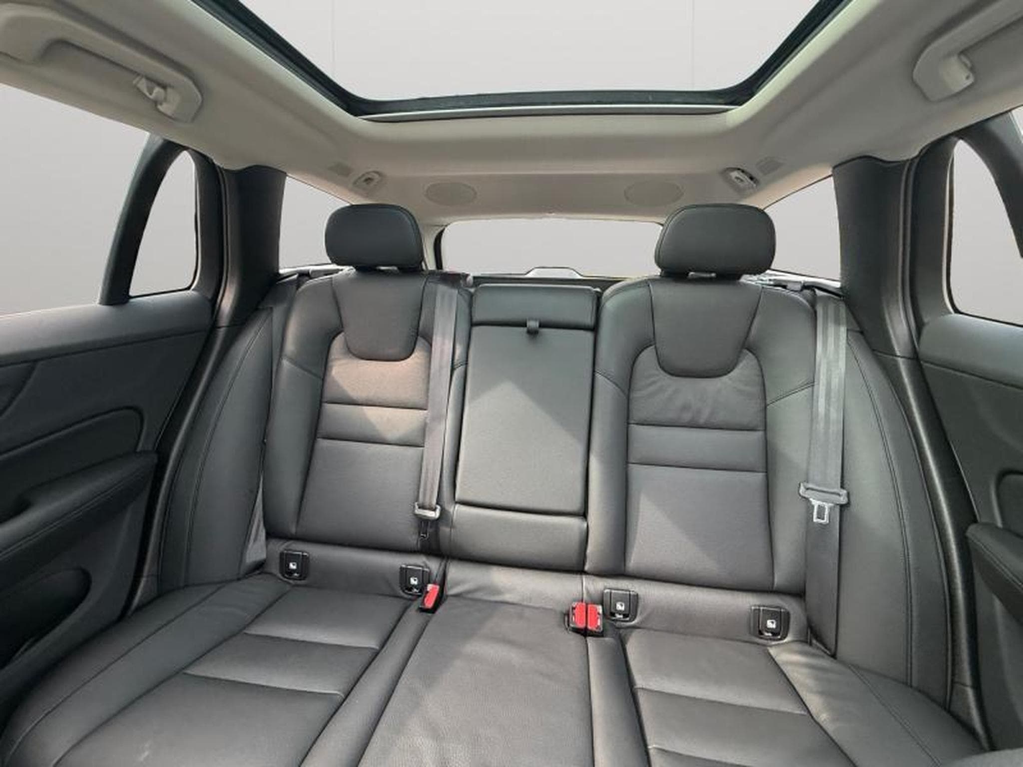 Volvo V60 T6 Ultra Dark / Hybride (2024) - Foto 18