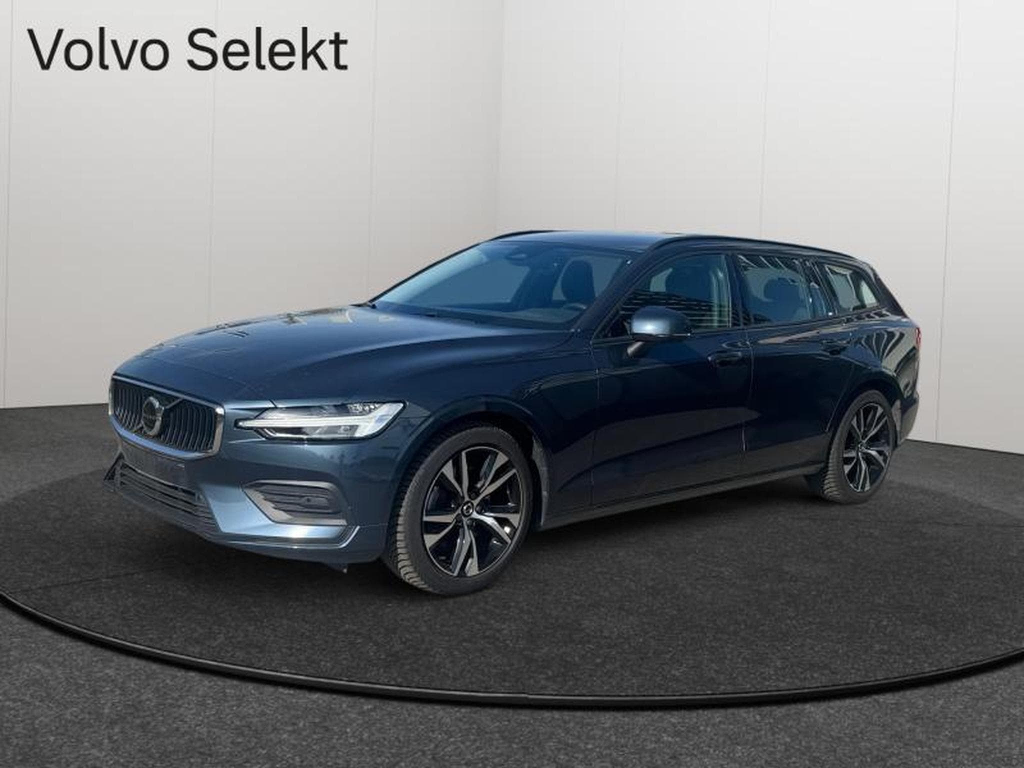 Volvo V60 B4 Core / Essence (2025) - Foto 1