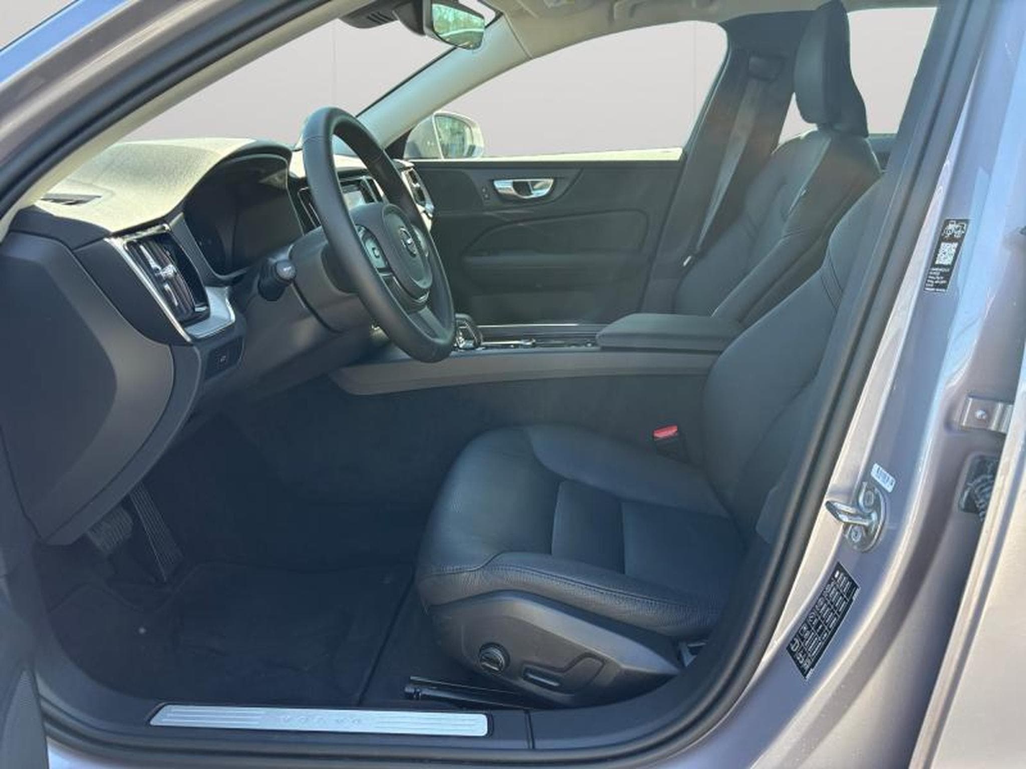 Volvo V60 B4 Core / Essence (2025) - Foto 10