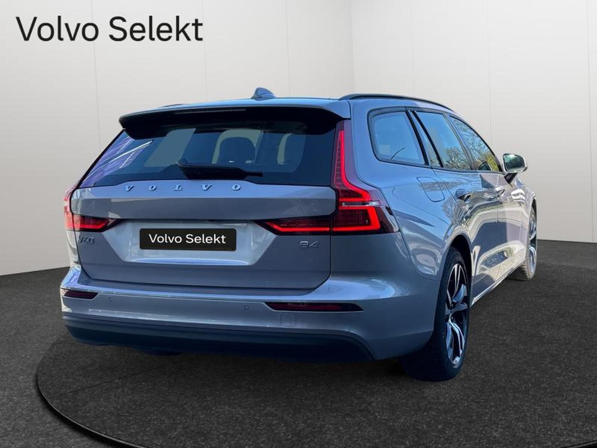 Volvo V60 B4 Core / Essence (2025) - Foto 2
