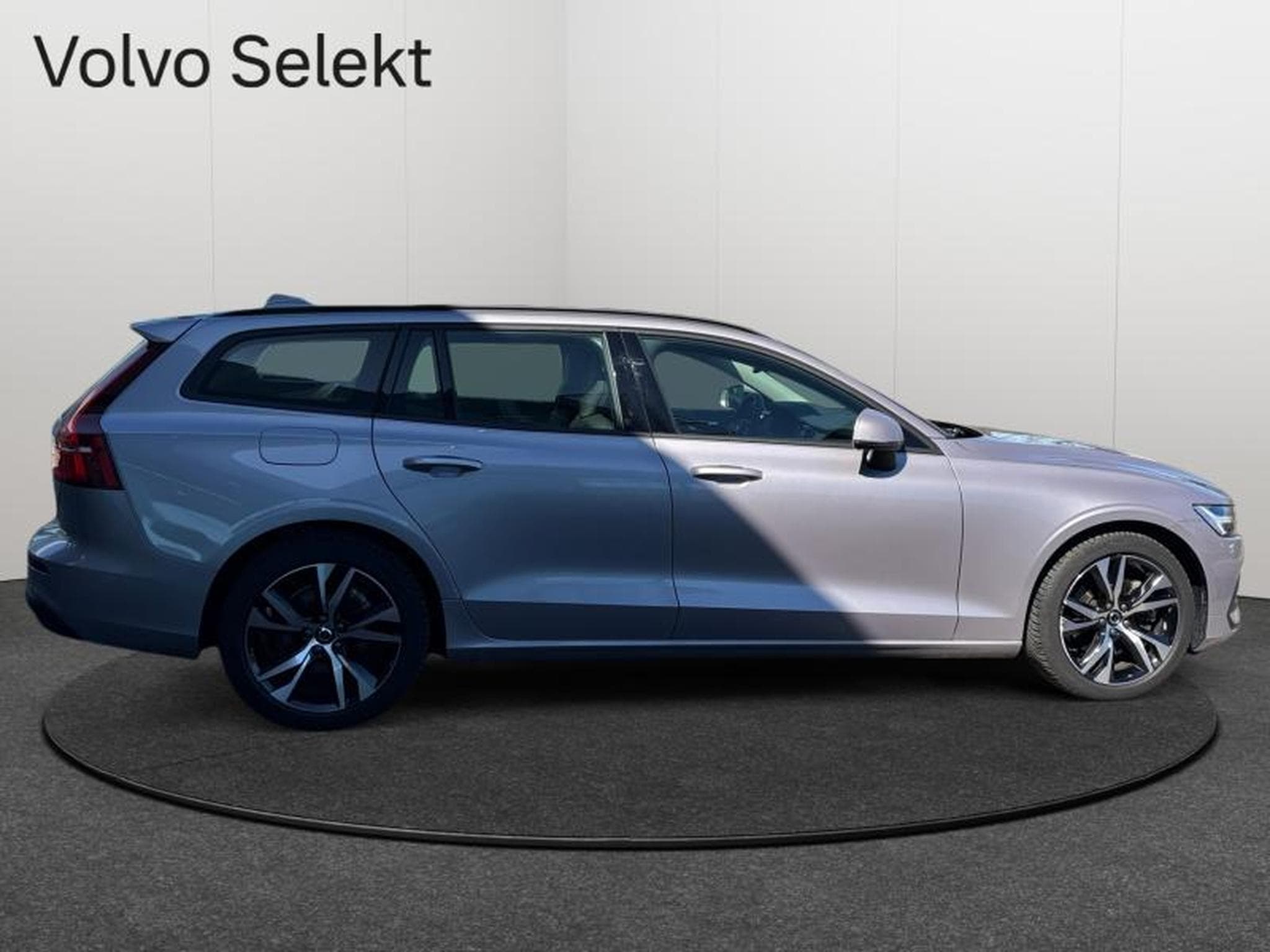 Volvo V60 B4 Core / Essence (2025) - Foto 7