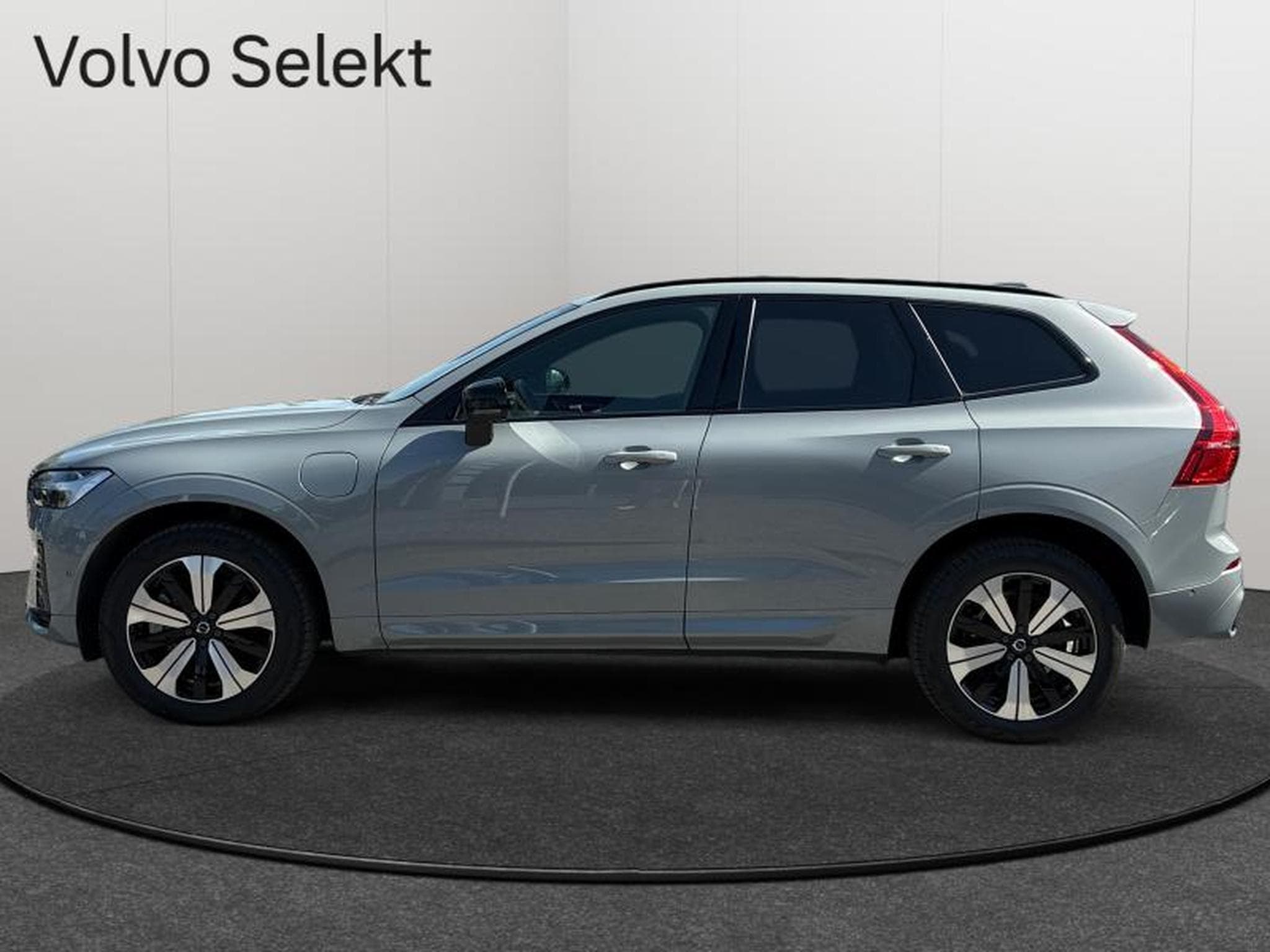 Volvo XC60 T6 Plus Dark / Hybride KIT HIVER INCLUS (2025) - Foto 4