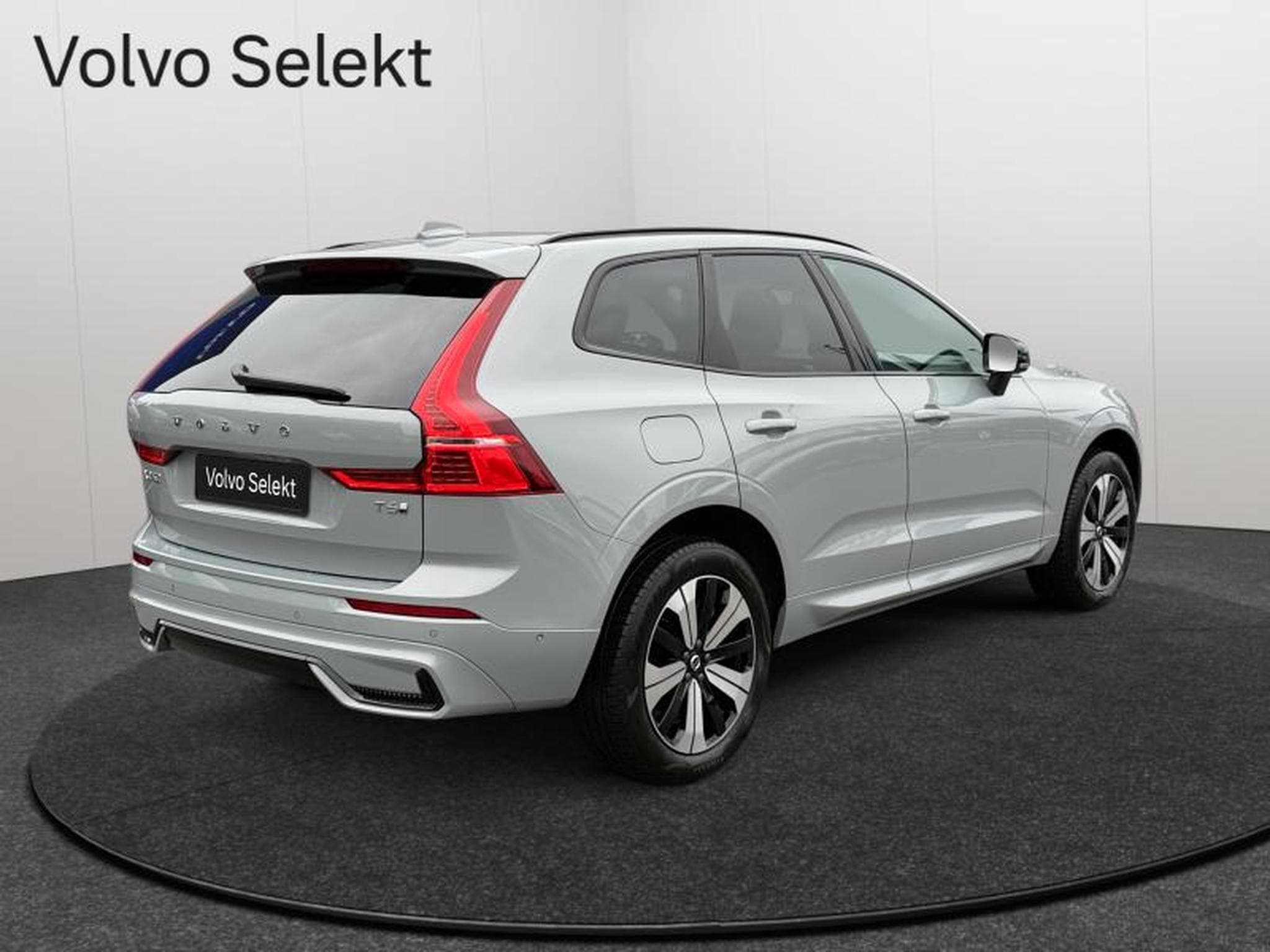 Volvo XC60 T6 Plus Dark / Hybride KIT HIVER INCLUS (2025) - Foto 2