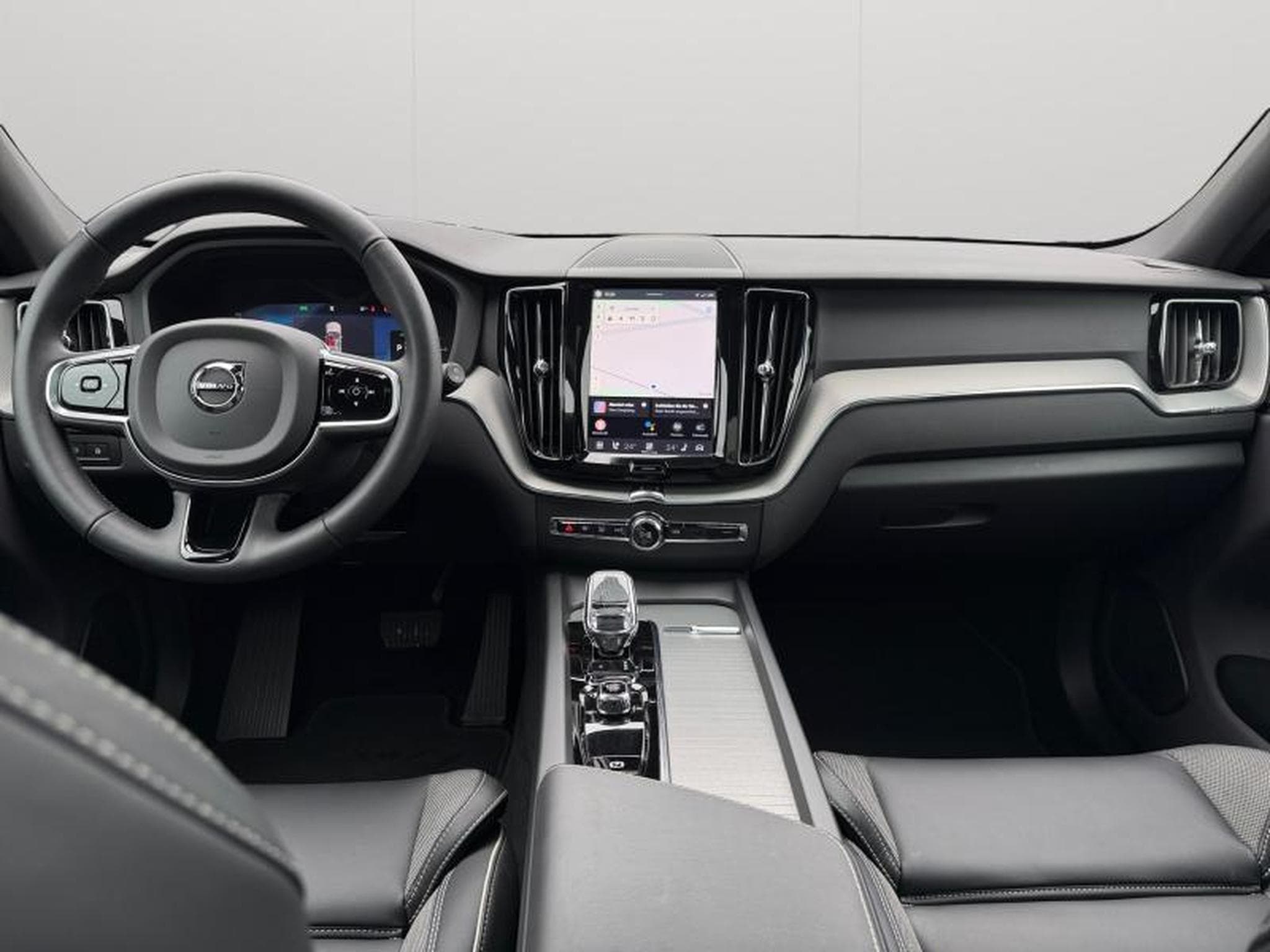 Volvo XC60 T6 Plus Dark / Hybride KIT HIVER INCLUS (2025) - Foto 3