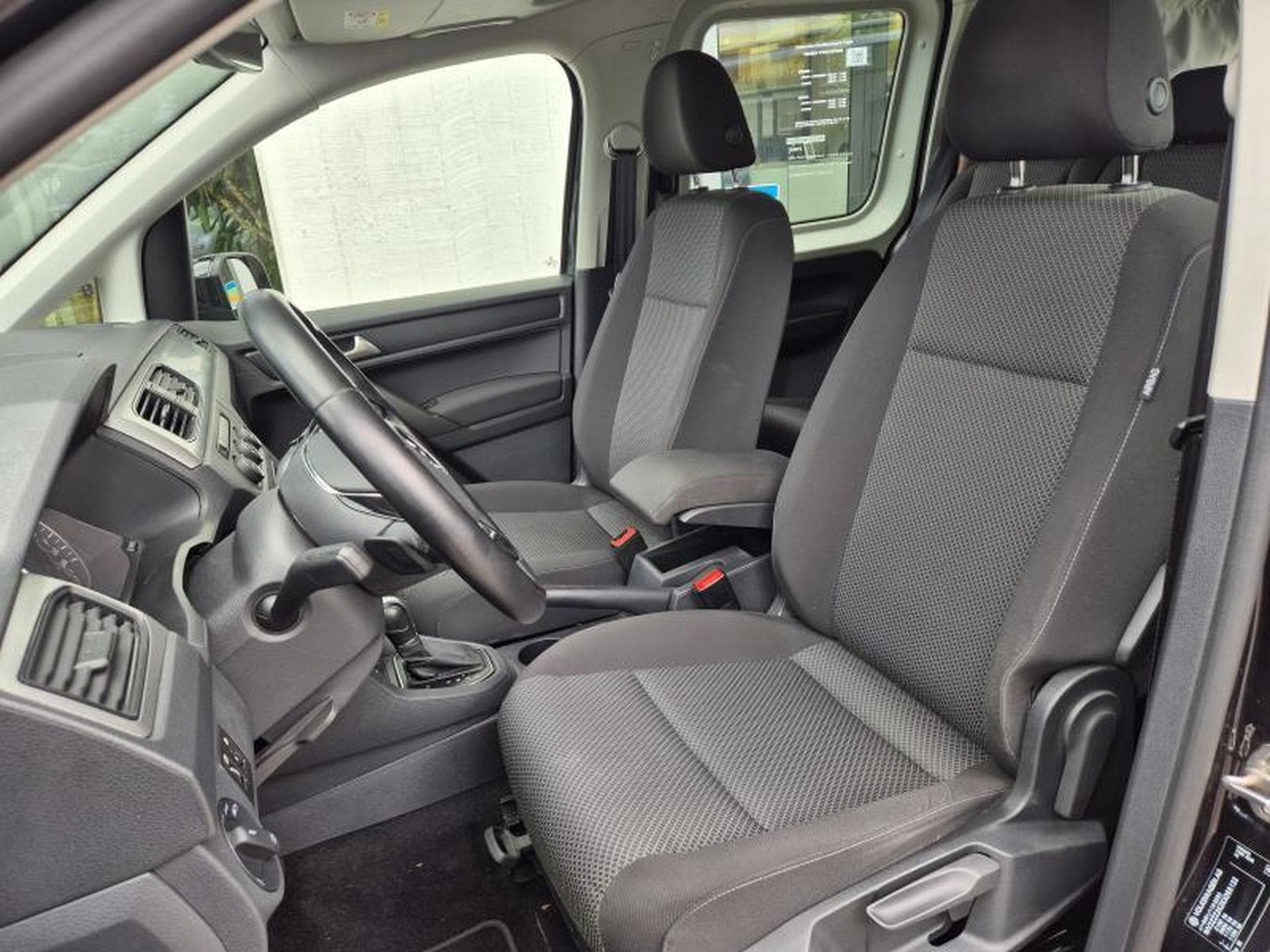 VW Caddy Beach Navi DSG (2019) - Photo 10