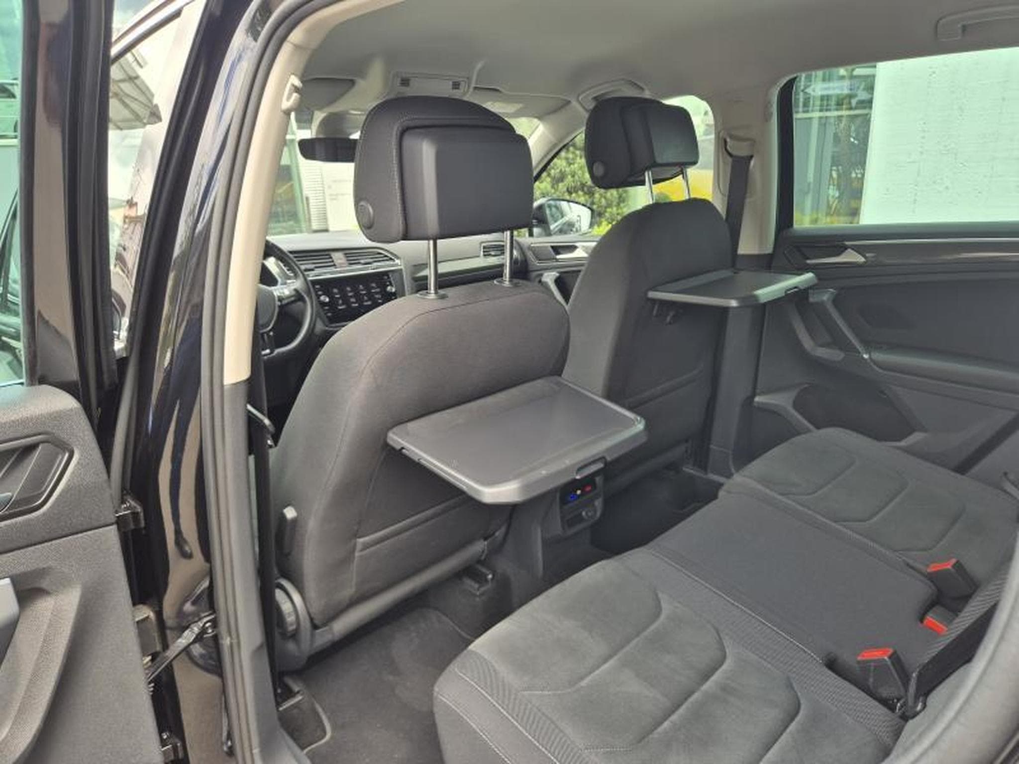 VW Tiguan Highline 2.0 TDI 6-Gang (2018) - Photo 13