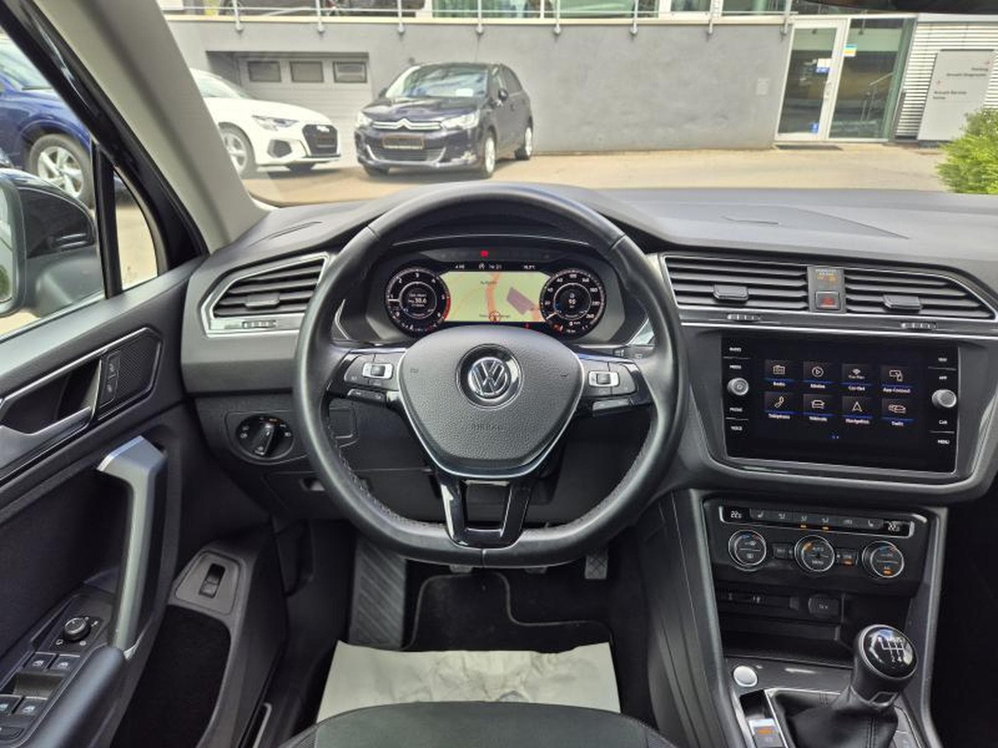 VW Tiguan Highline 2.0 TDI 6-Gang (2018) - Photo 8