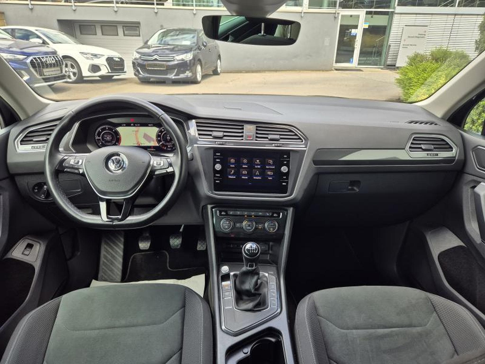 VW Tiguan Highline 2.0 TDI 6-Gang (2018) - Photo 9