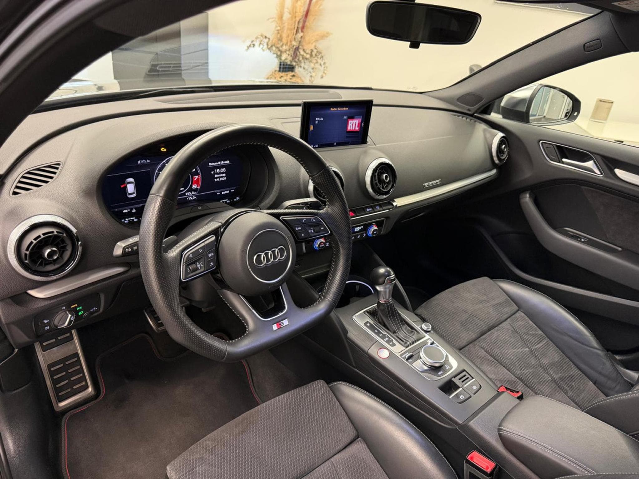 Audi S3 SB 2.0 TFSI quattro 300 CV / 221 kW S tronic (2019) - Photo 4