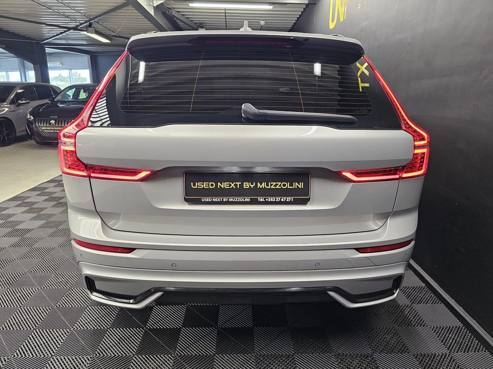 Volvo XC60 MOMENTUM 197 CV (2023) - Photo 4