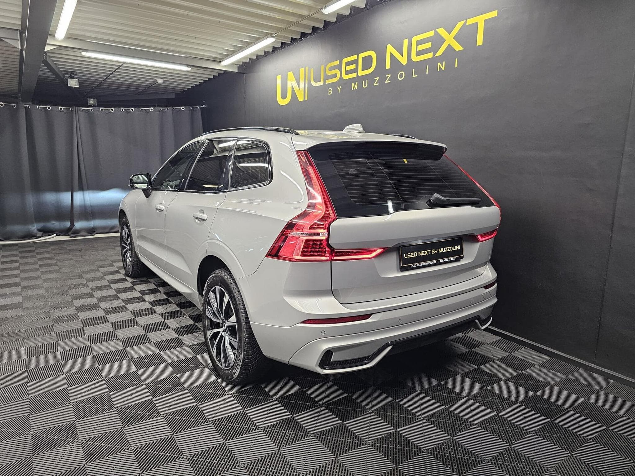 Volvo XC60 MOMENTUM 197 CV (2023) - Photo 6